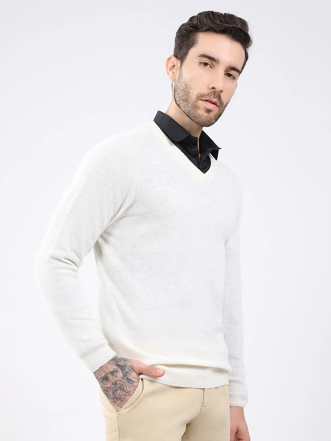 Luxuria Men White Solid V Neck Full Sleeve Pullover - Image 4