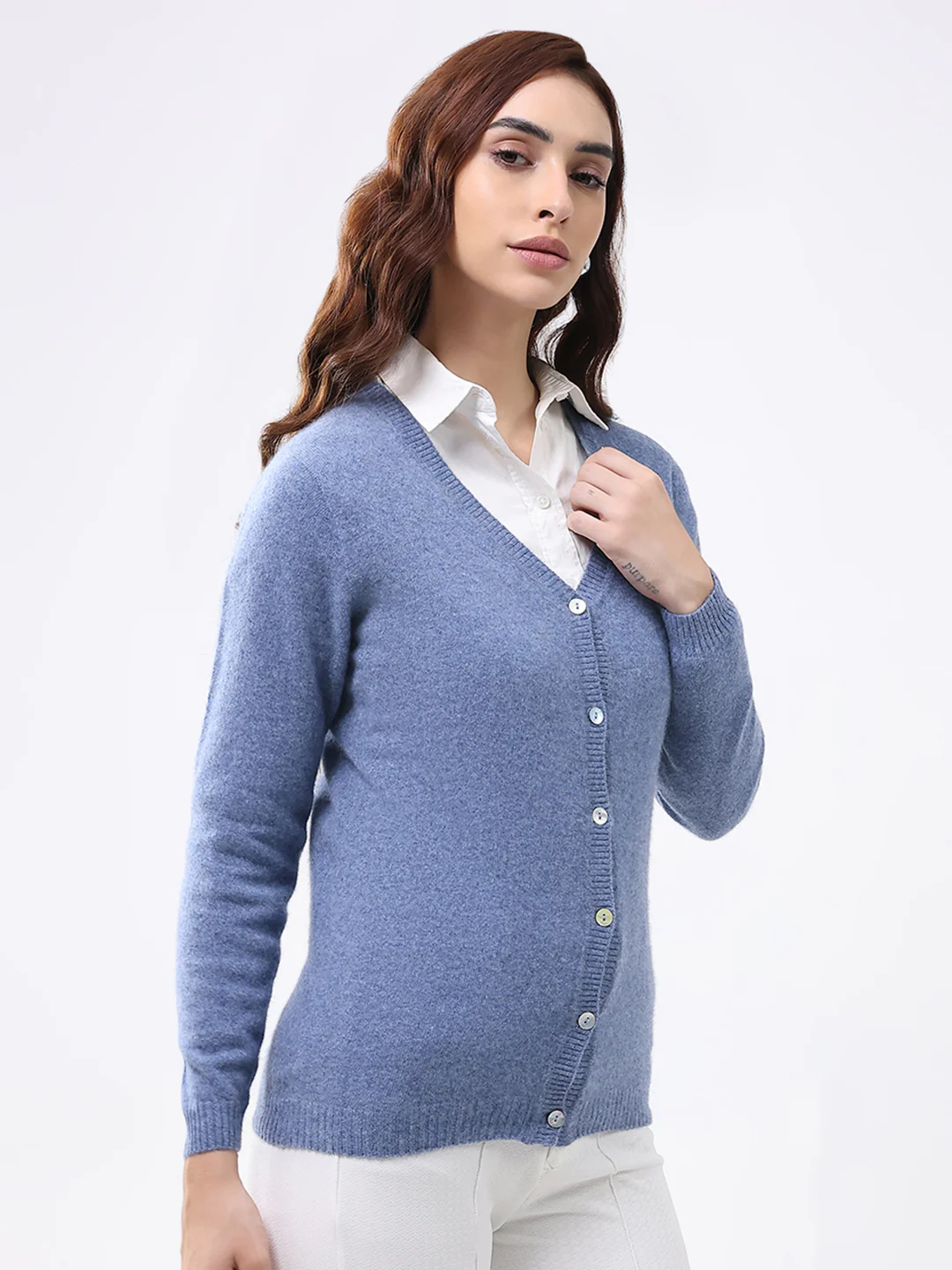 Luxuria Women Blue Solid V Neck Full Sleeve Cardigan - Image 4