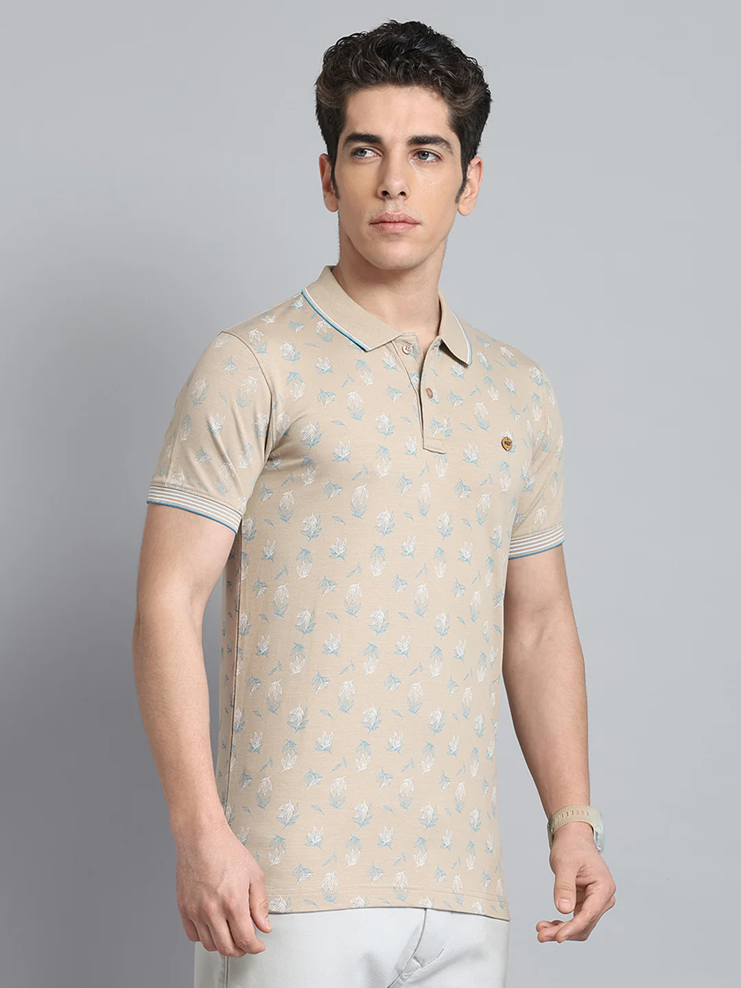 Men Beige Printed Collar Half Sleeve T-Shirt - Image 4
