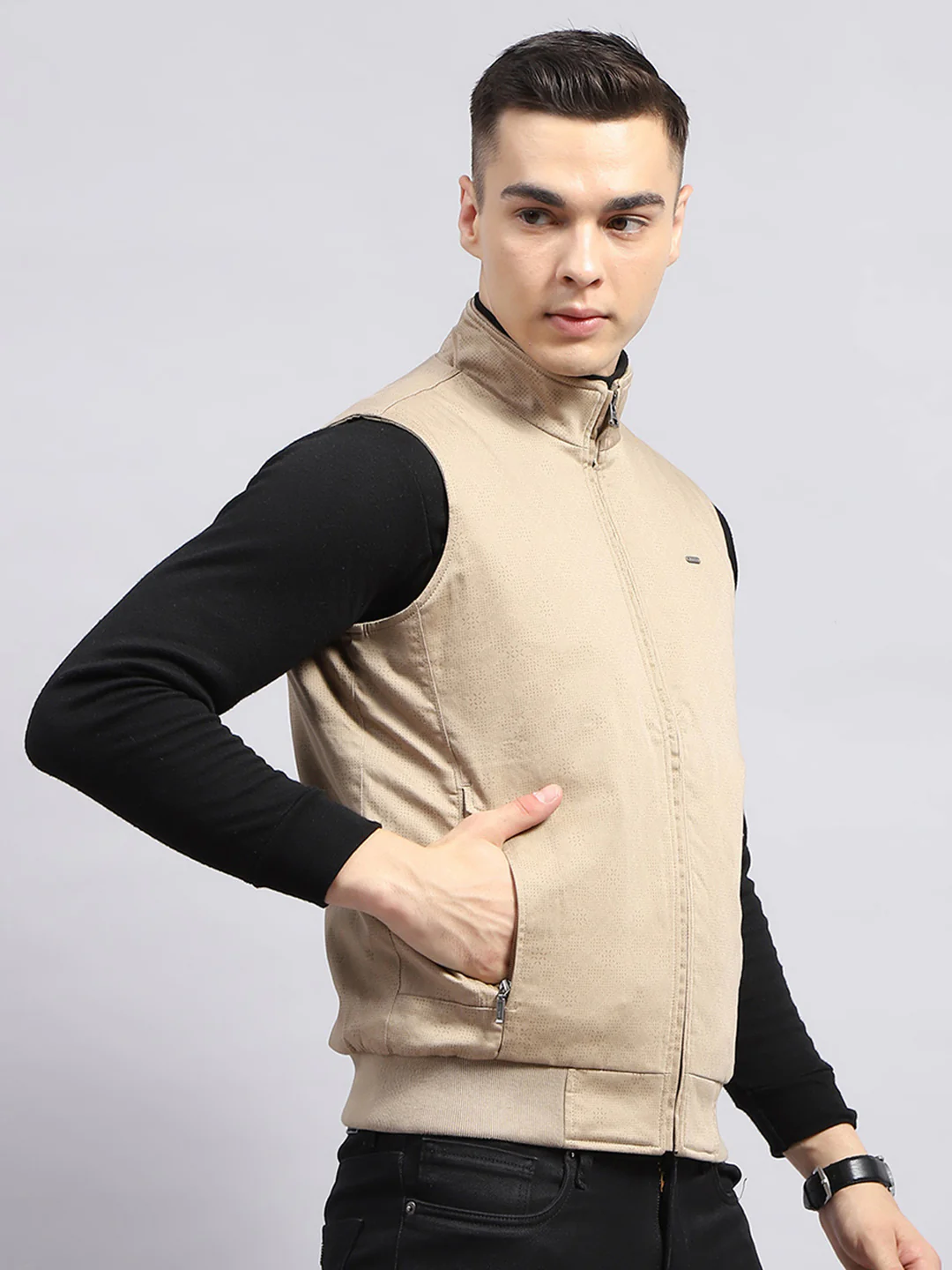Men Beige Printed Mock Neck Sleeveless Jacket - Image 4