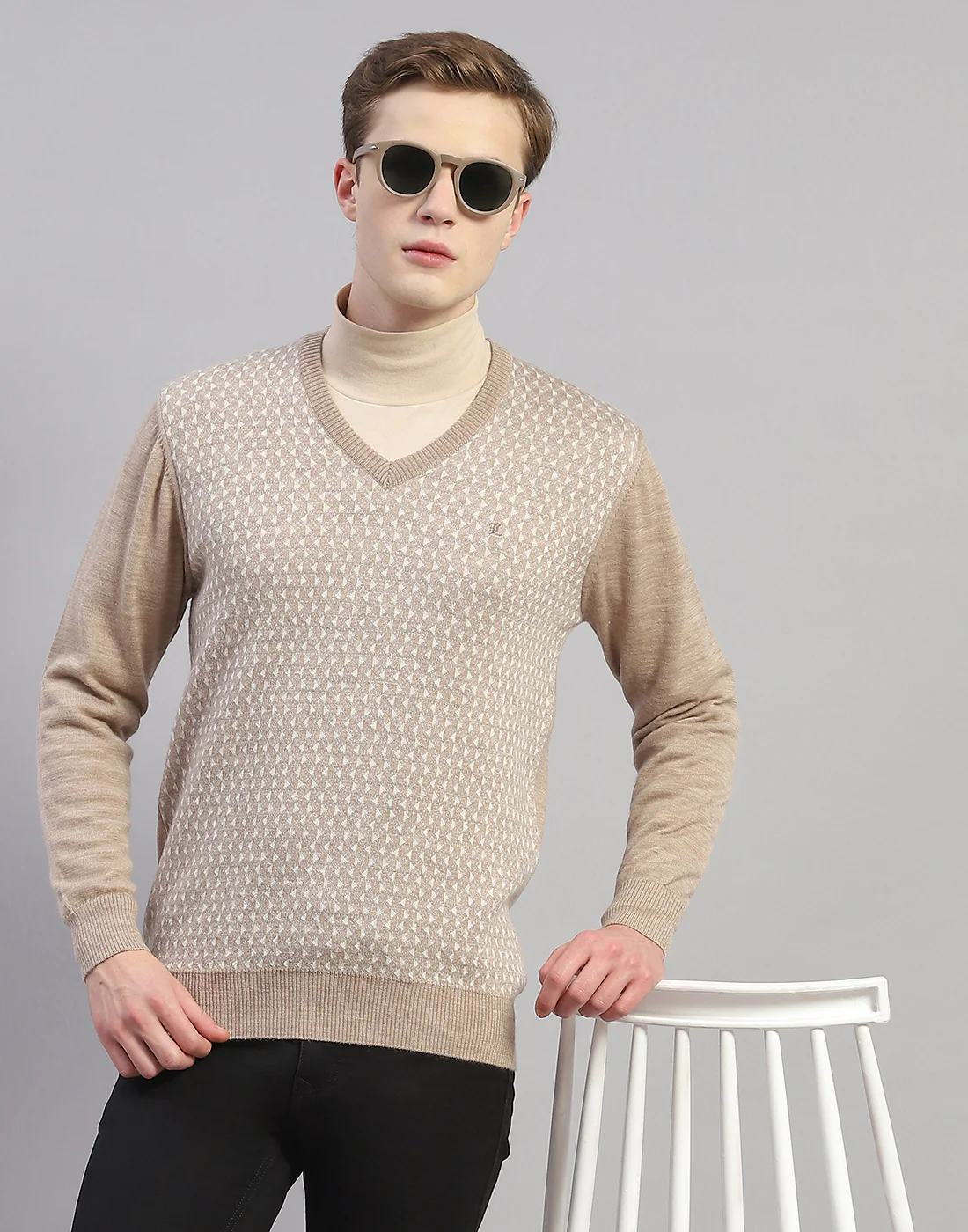 Men Beige Self Design V Neck Full Sleeve Pullover - Image 6