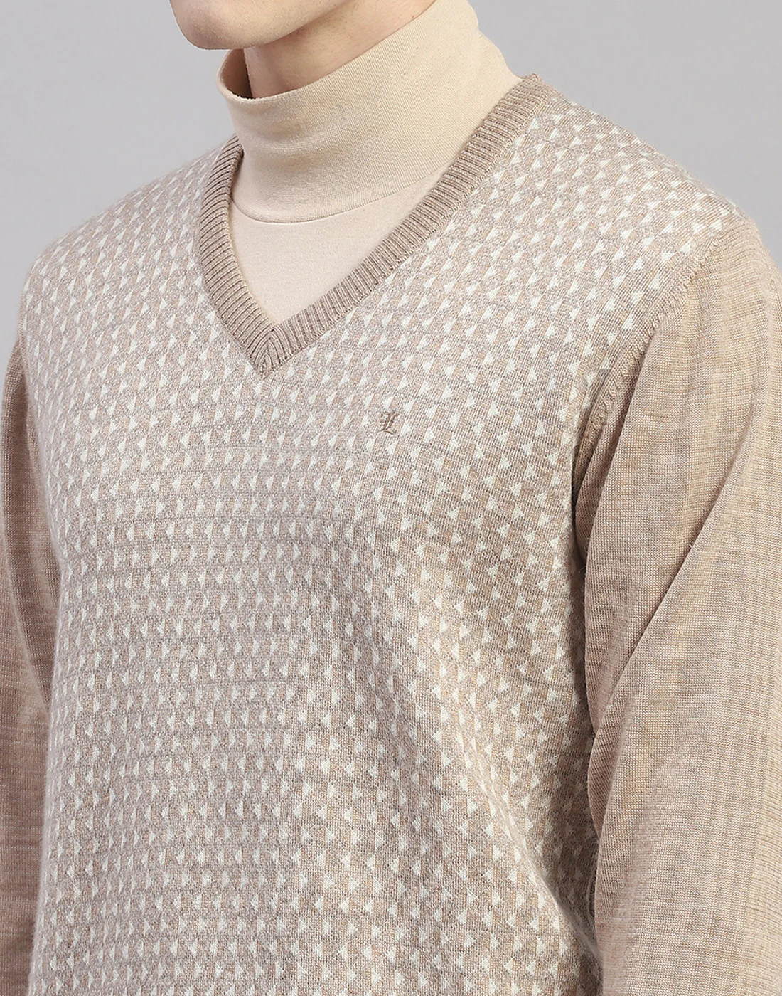 Men Beige Self Design V Neck Full Sleeve Pullover - Image 7