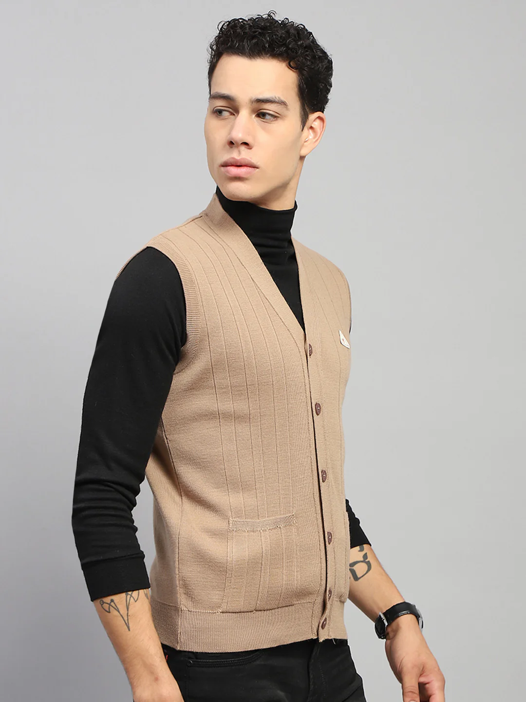 Men Beige Self Design V Neck Sleeveless Cardigan - Image 4