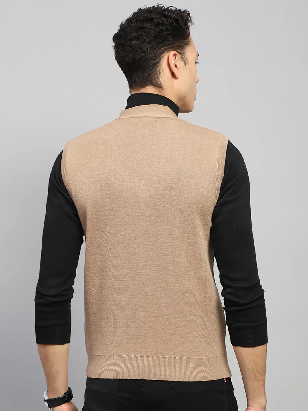 Men Beige Self Design V Neck Sleeveless Cardigan - Image 5