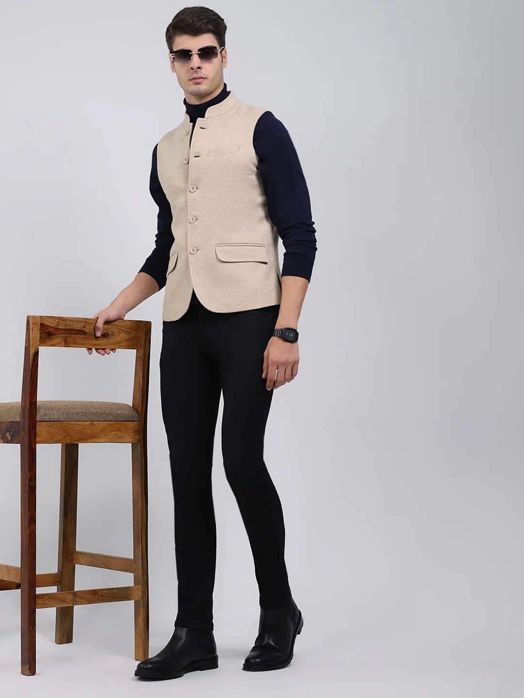 Men Beige Solid Band Neck Sleeveless Jacket - Image 2
