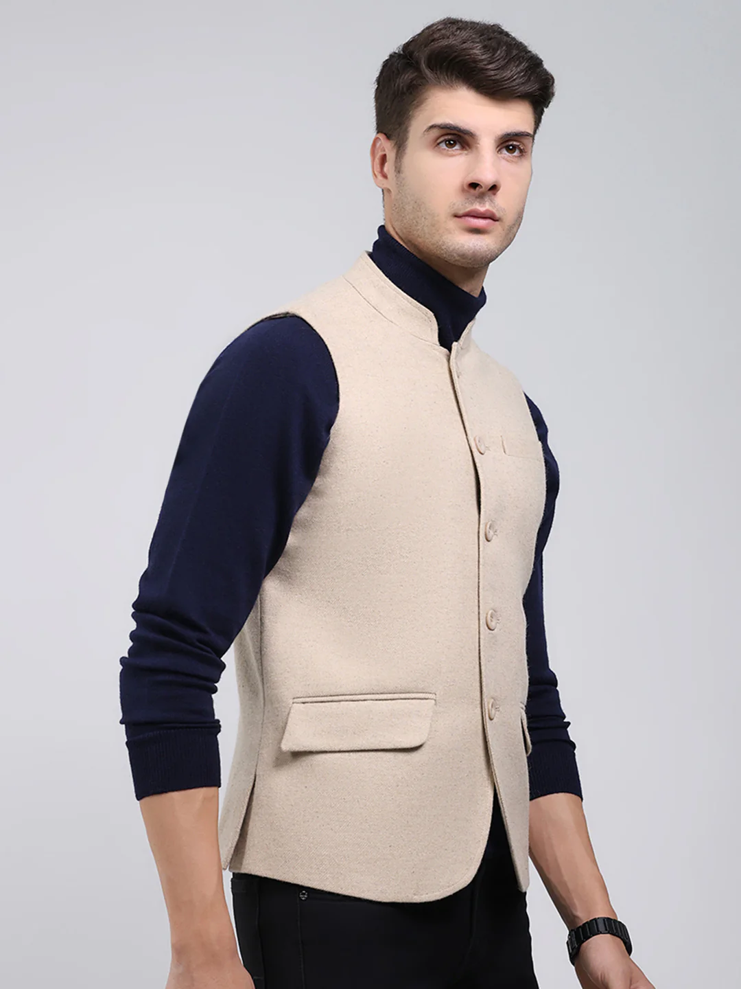 Men Beige Solid Band Neck Sleeveless Jacket - Image 4