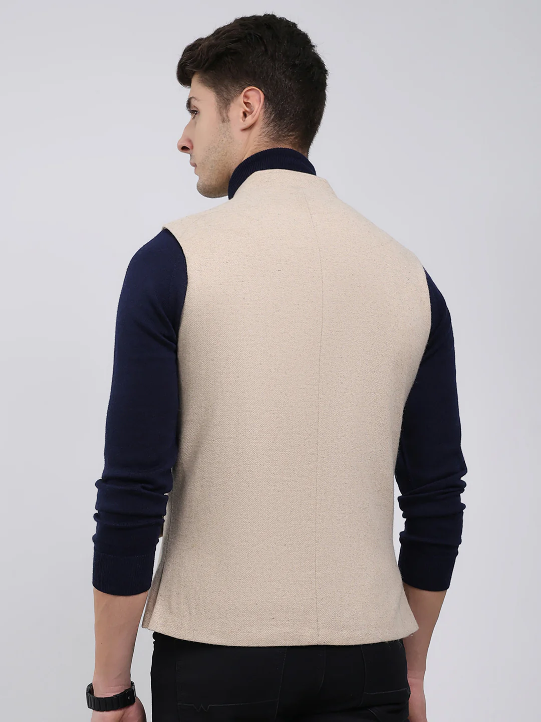 Men Beige Solid Band Neck Sleeveless Jacket - Image 5