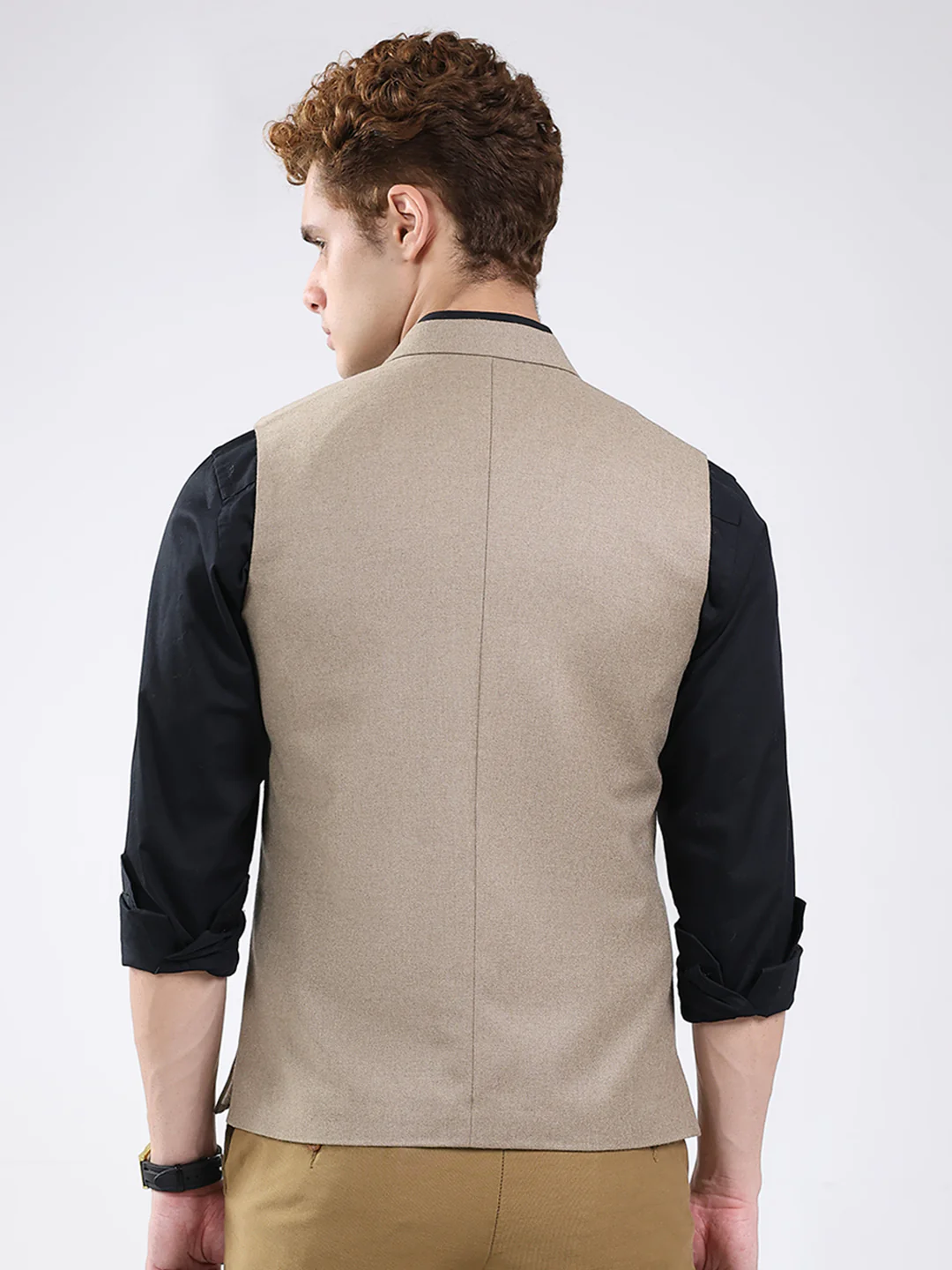 Men Beige Solid Band Neck Sleeveless Jacket - Image 5