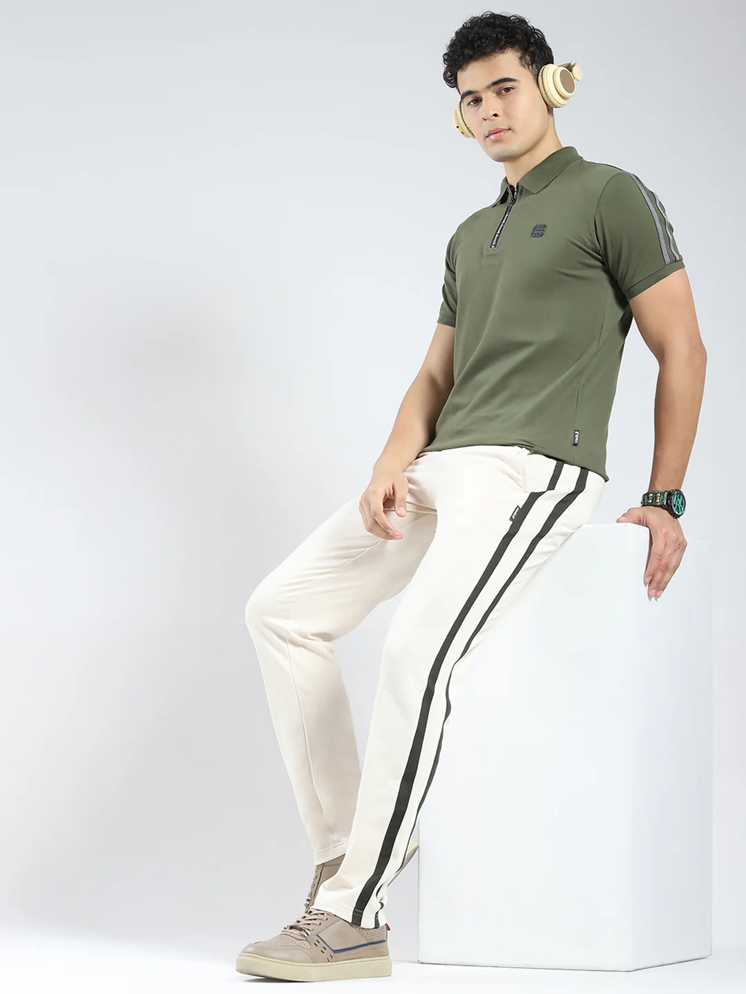 Rock.it Men Beige Solid Regular Fit Lower - Image 2