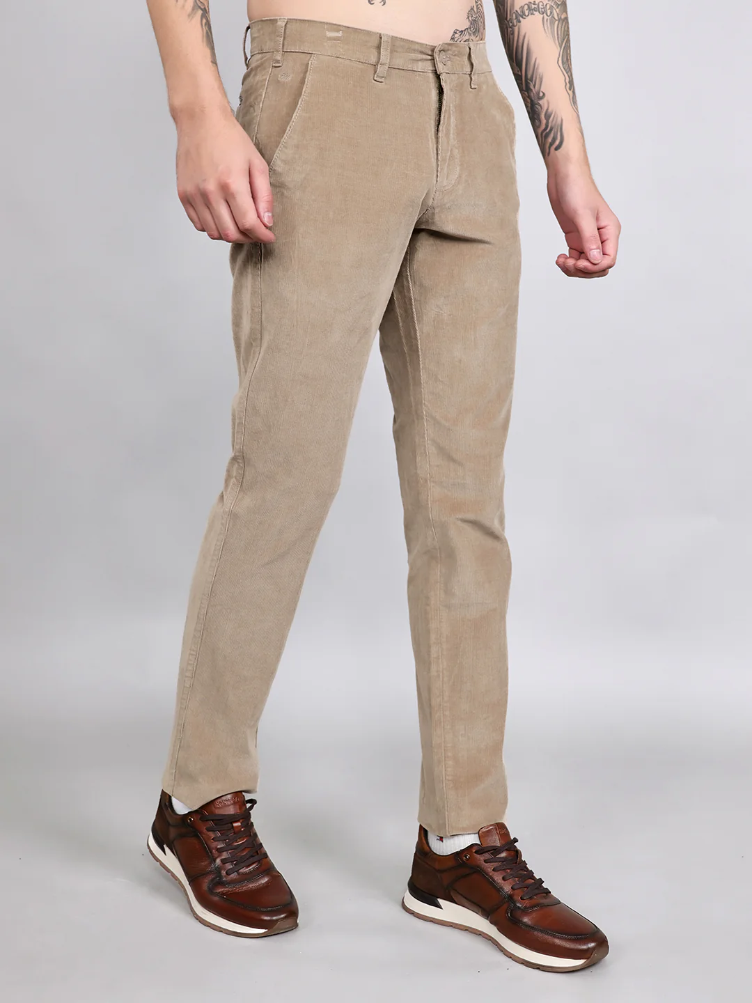 Men Beige Solid Slim Fit Trouser - Image 3