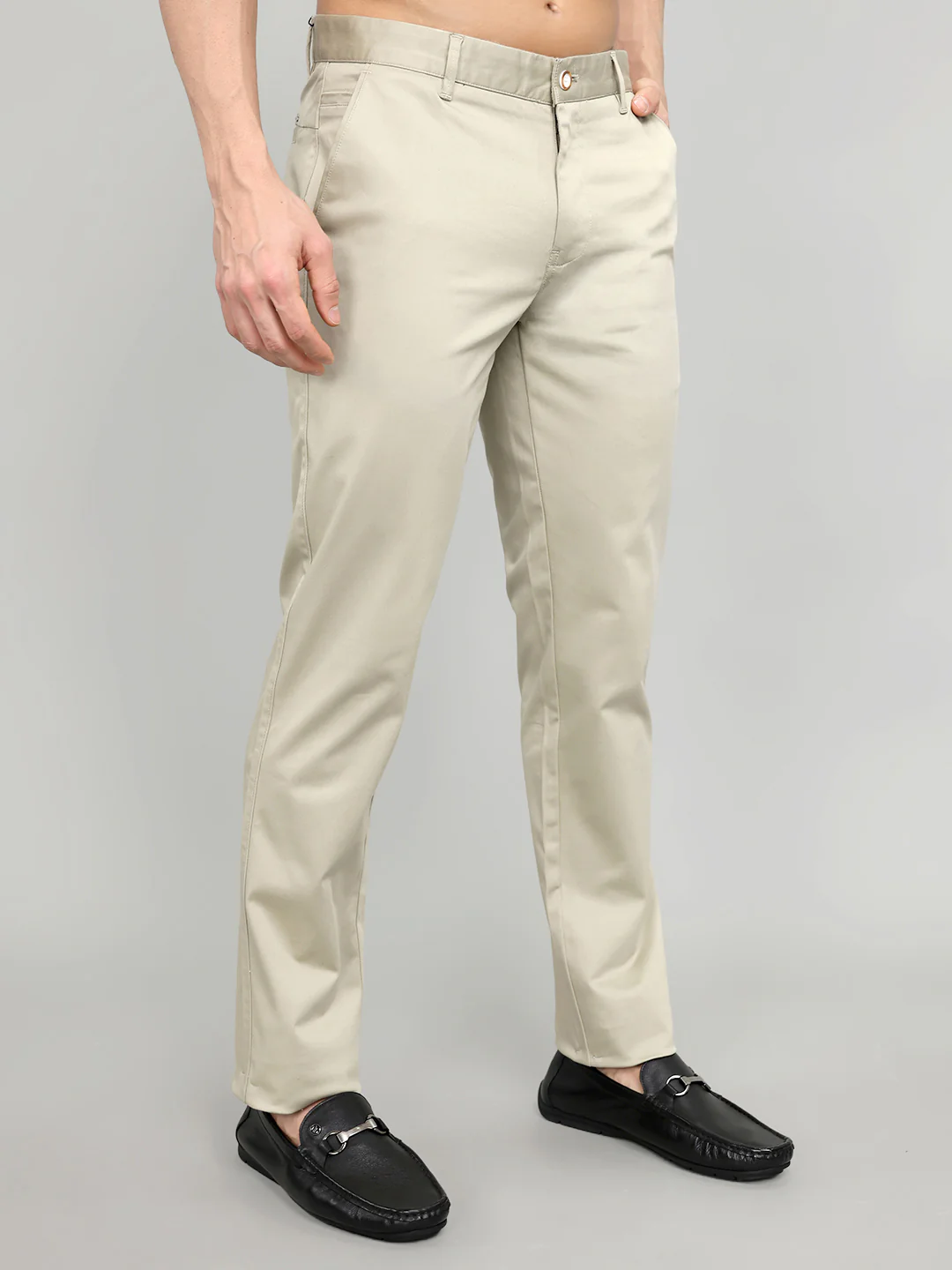 Men Beige Solid Slim Fit Trouser - Image 3