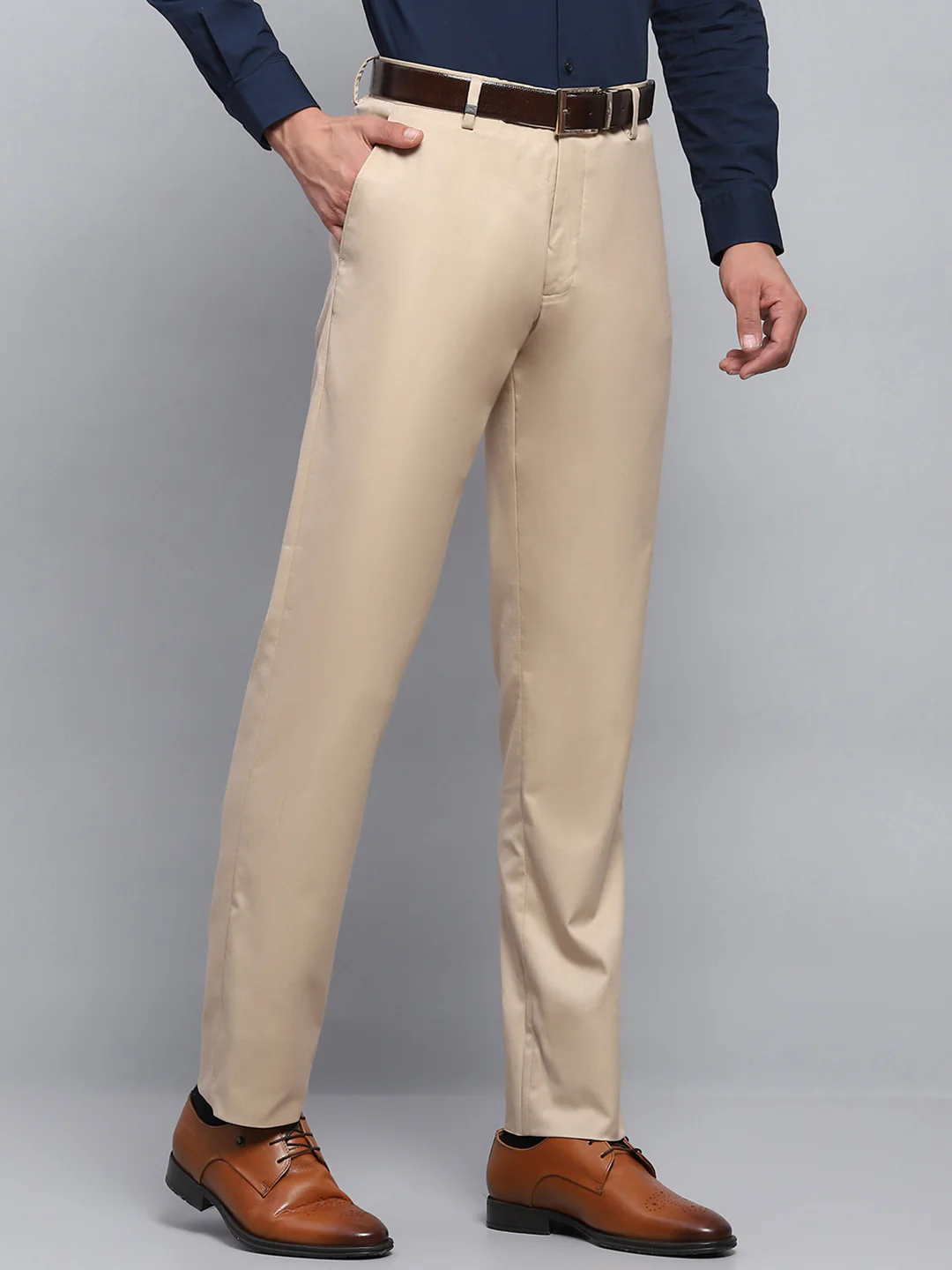 Men Beige Solid Smart Fit Trouser - Image 4