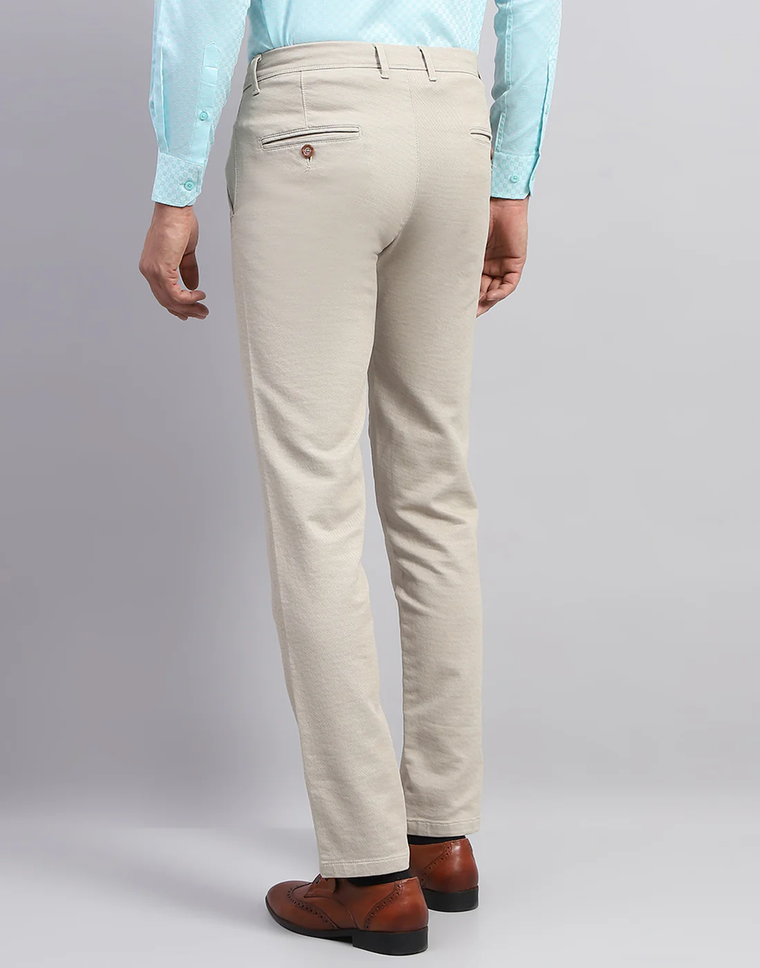 Men Beige Solid Smart Fit Trouser - Image 5
