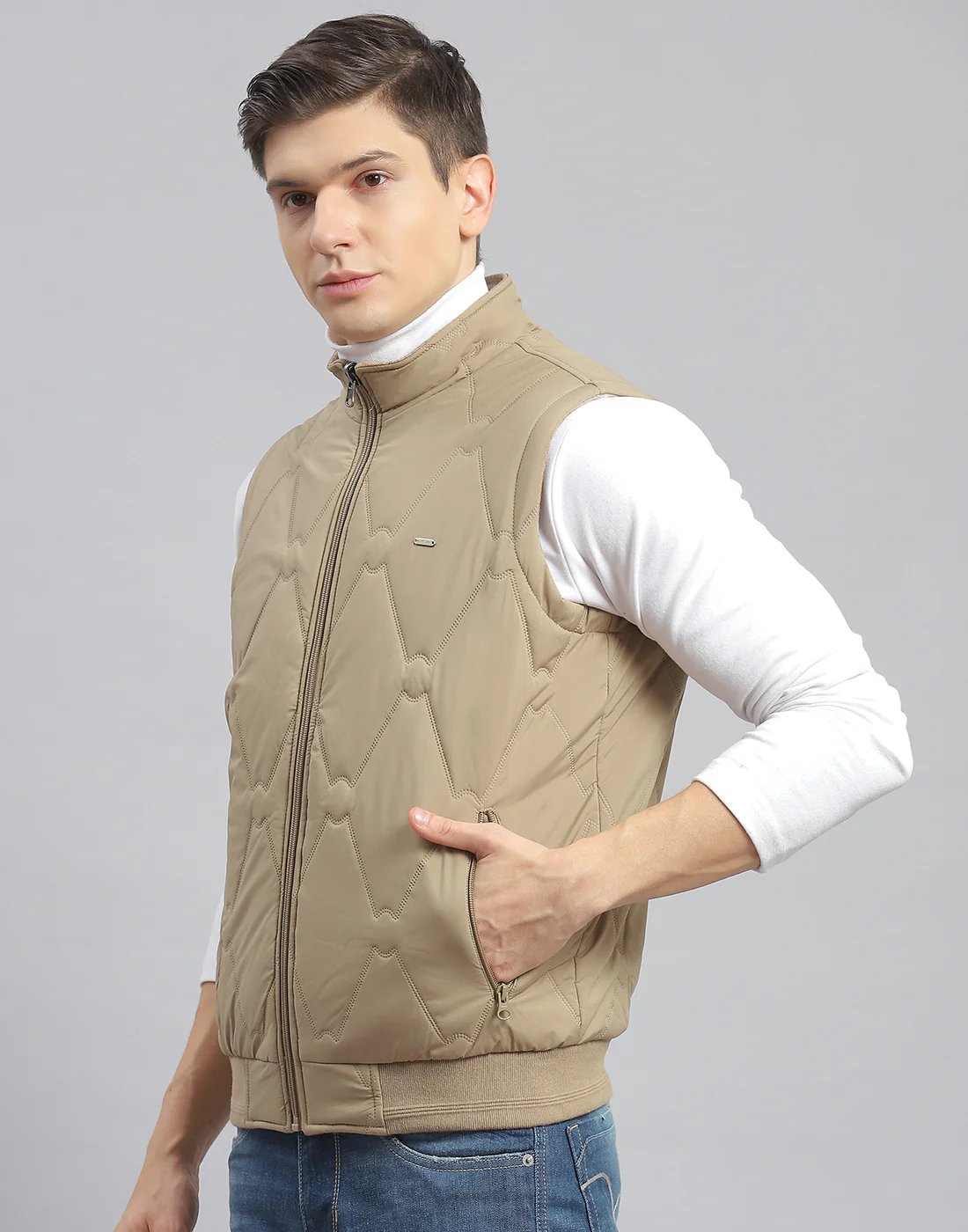 Men Beige Solid Stand Collar Sleeveless Jacket - Image 3