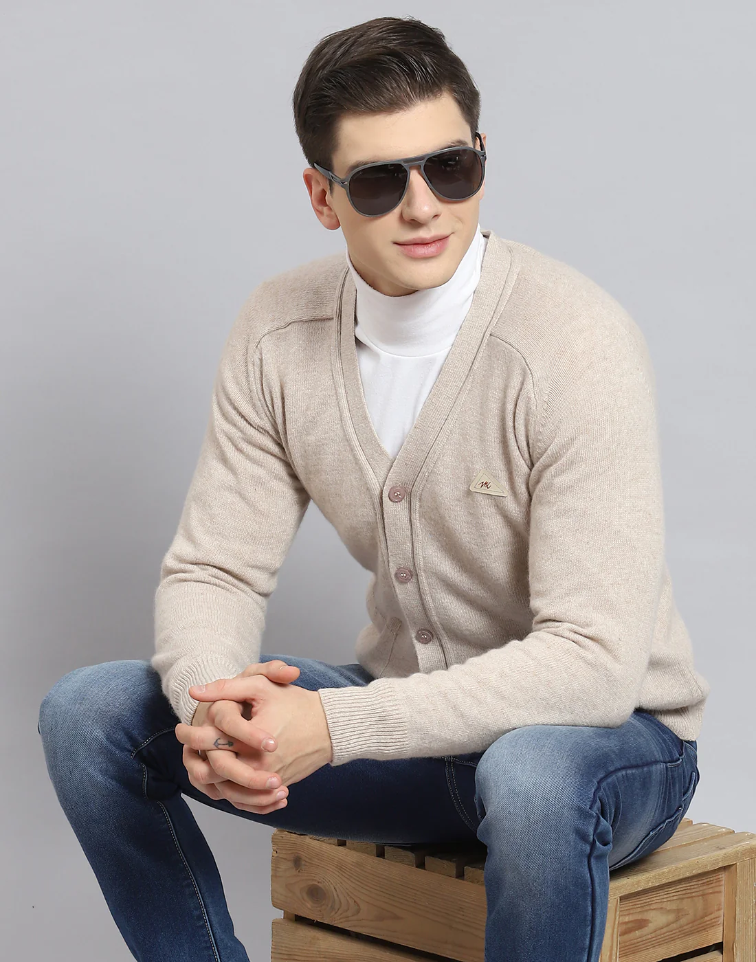 Men Beige Solid V Neck Full Sleeve Cardigan - Image 2