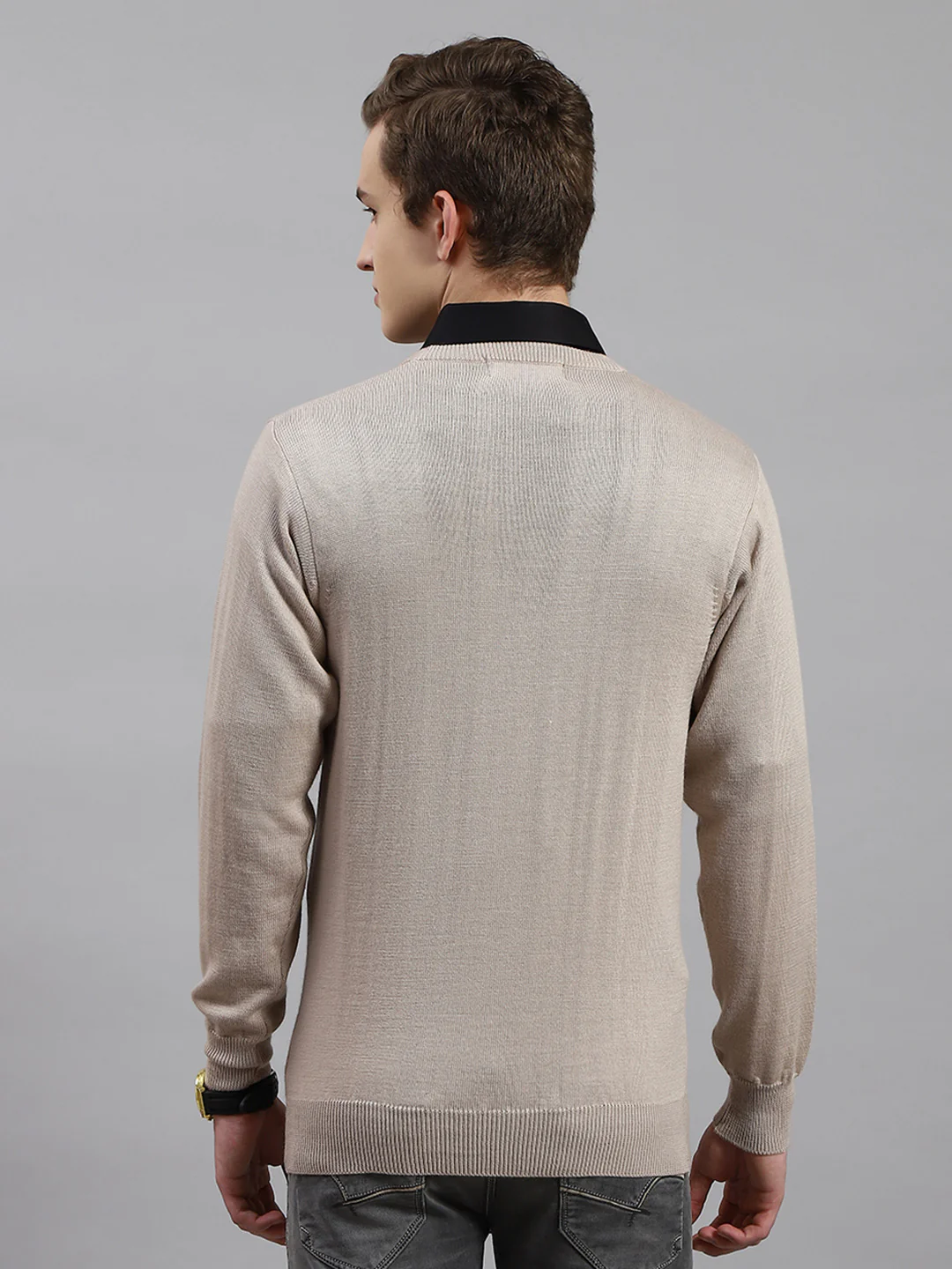 Men Beige Solid V Neck Full Sleeve Pullover - Image 5