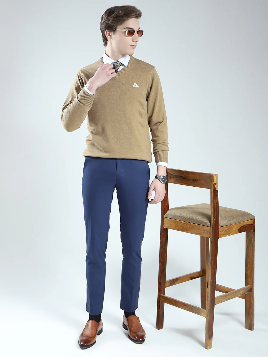 Men Beige Solid V Neck Full Sleeve Pullover - Image 2