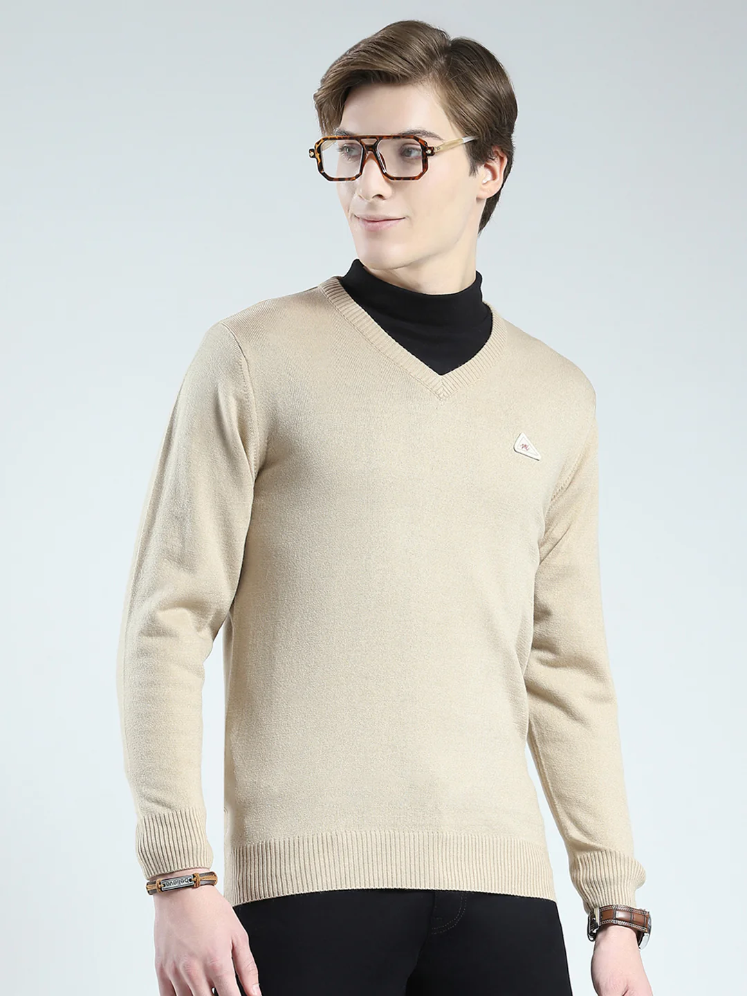 Men Beige Solid V Neck Full Sleeve Pullover - Image 4