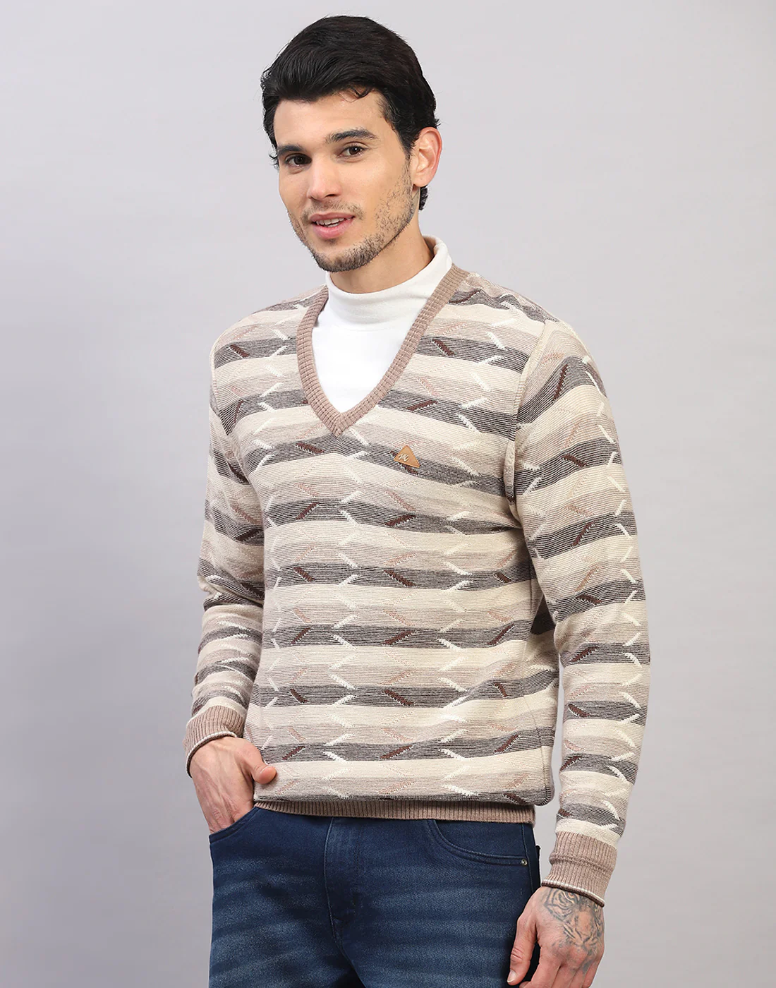 Men Beige Solid V Neck Full Sleeve Pullover - Image 2