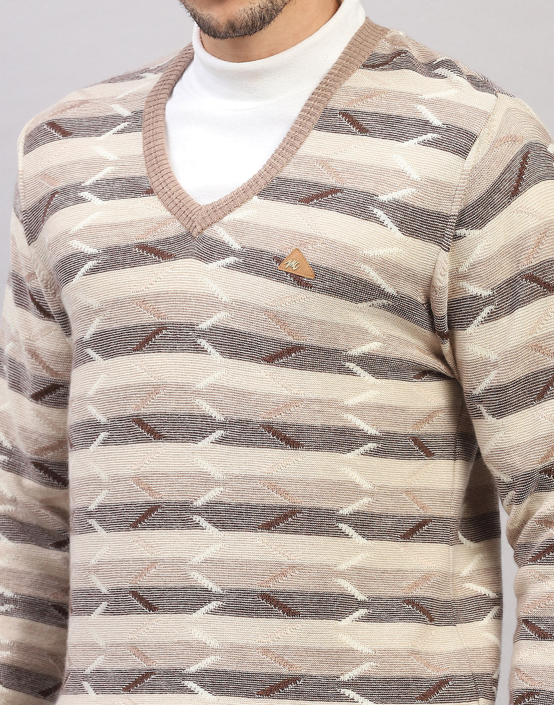 Men Beige Solid V Neck Full Sleeve Pullover - Image 6