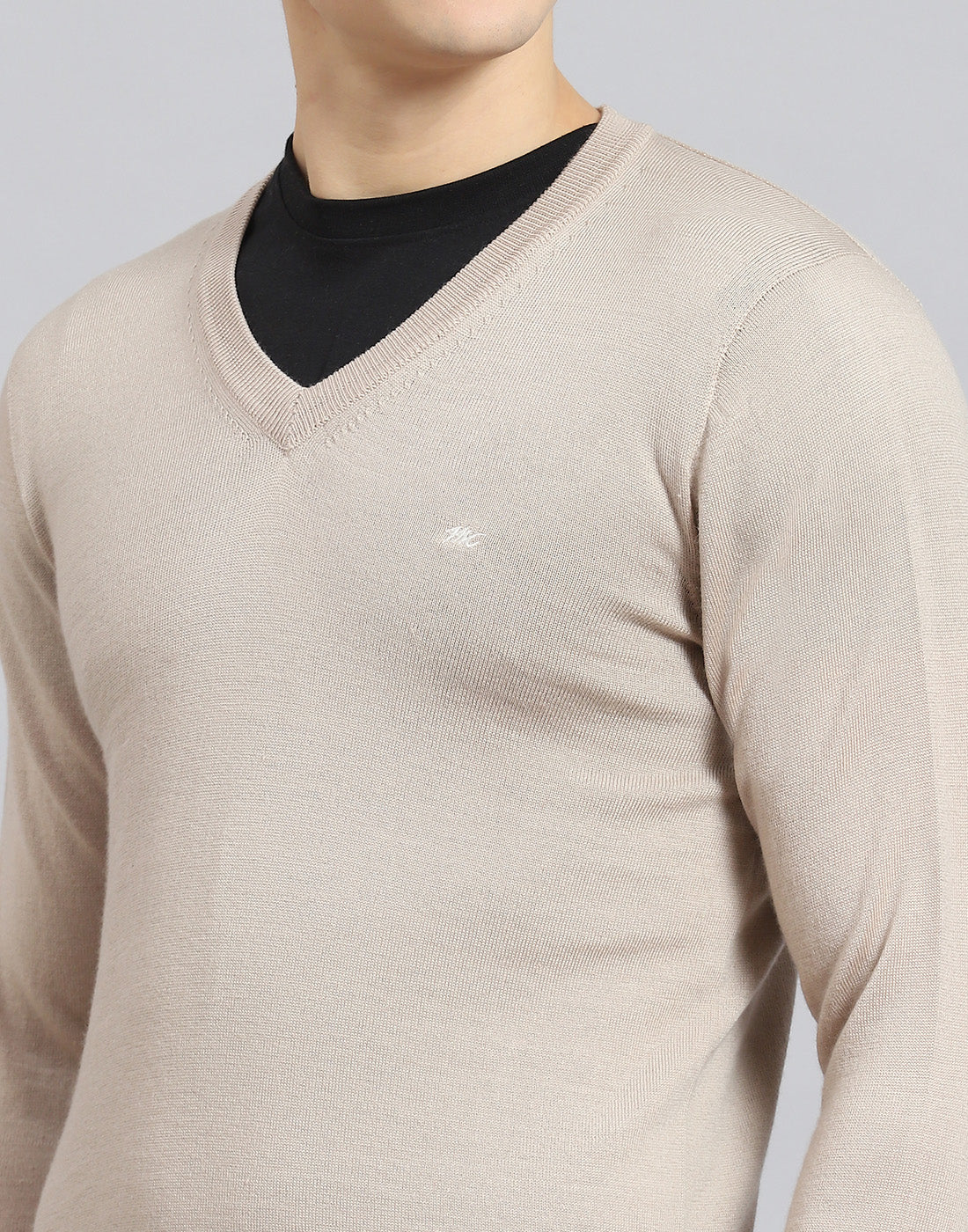 Men Beige Solid V Neck Full Sleeve Sweater - Image 8