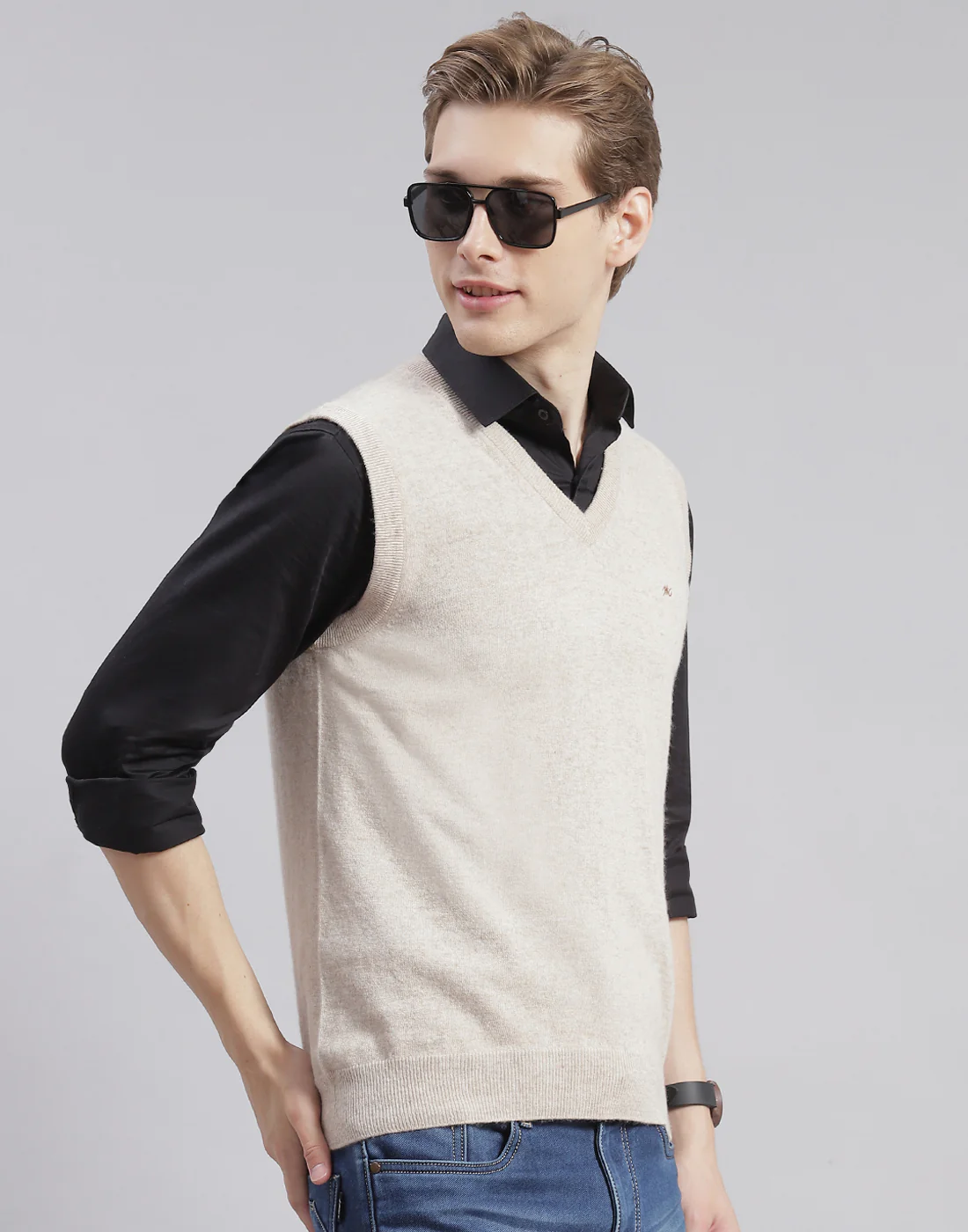 Men Beige Solid V Neck Sleeveless Sweater - Image 4