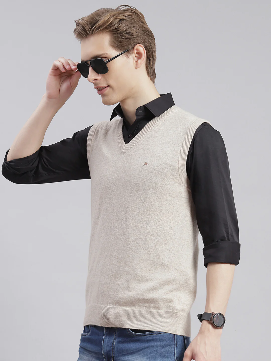 Men Beige Solid V Neck Sleeveless Sweaters/Pullovers - Image 3