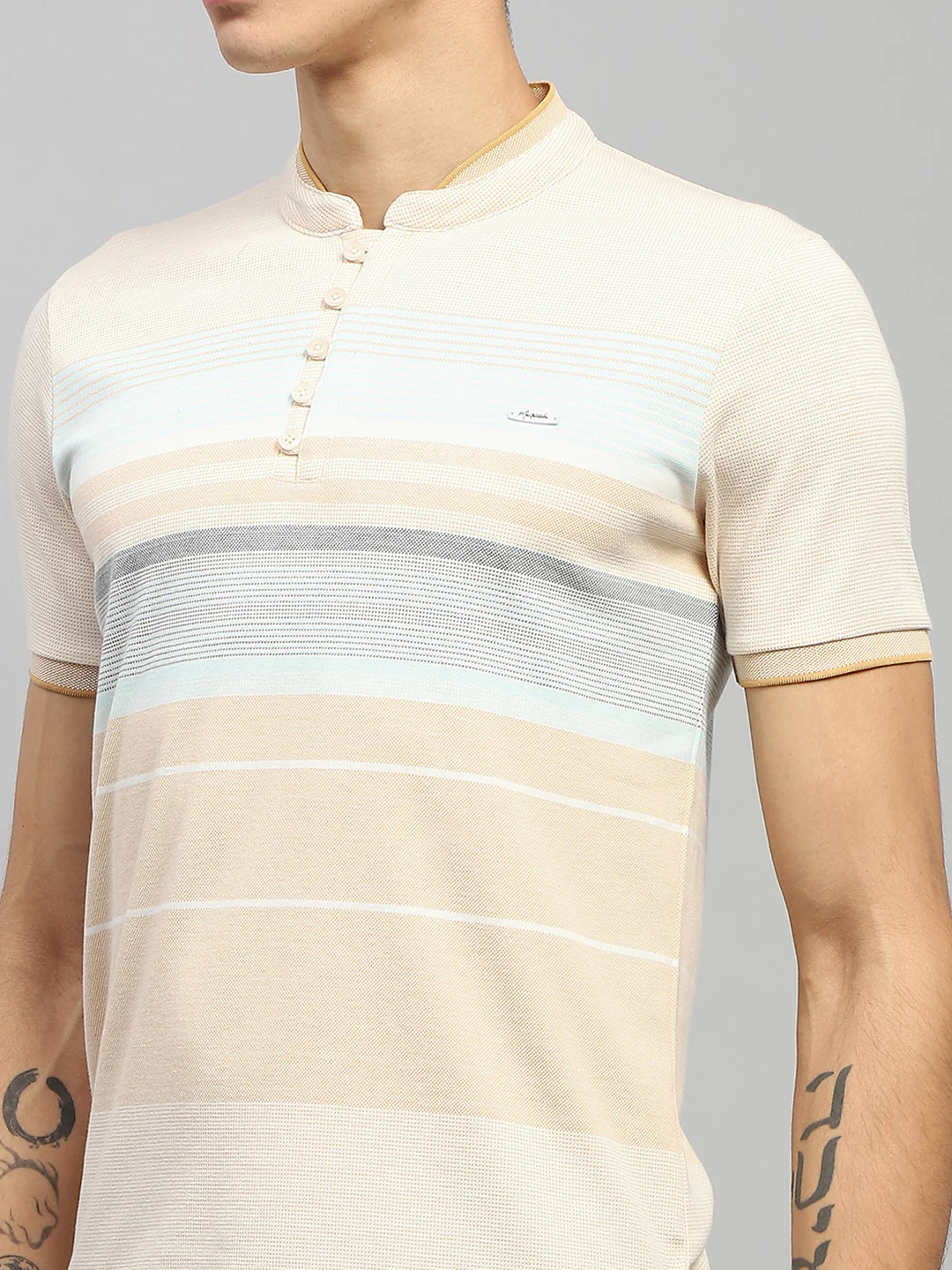 Men Beige Stripe Band Collar Half Sleeve T-Shirt - Image 6
