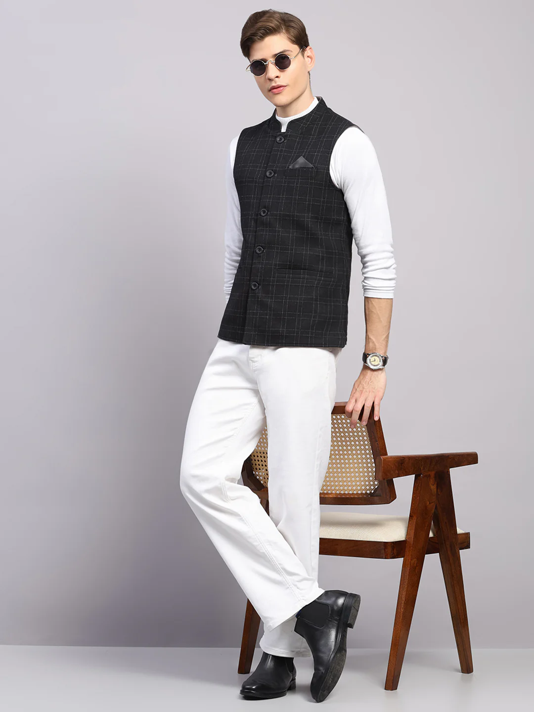 Men Black Check Collar Sleeveless Nehru Jacket - Image 2