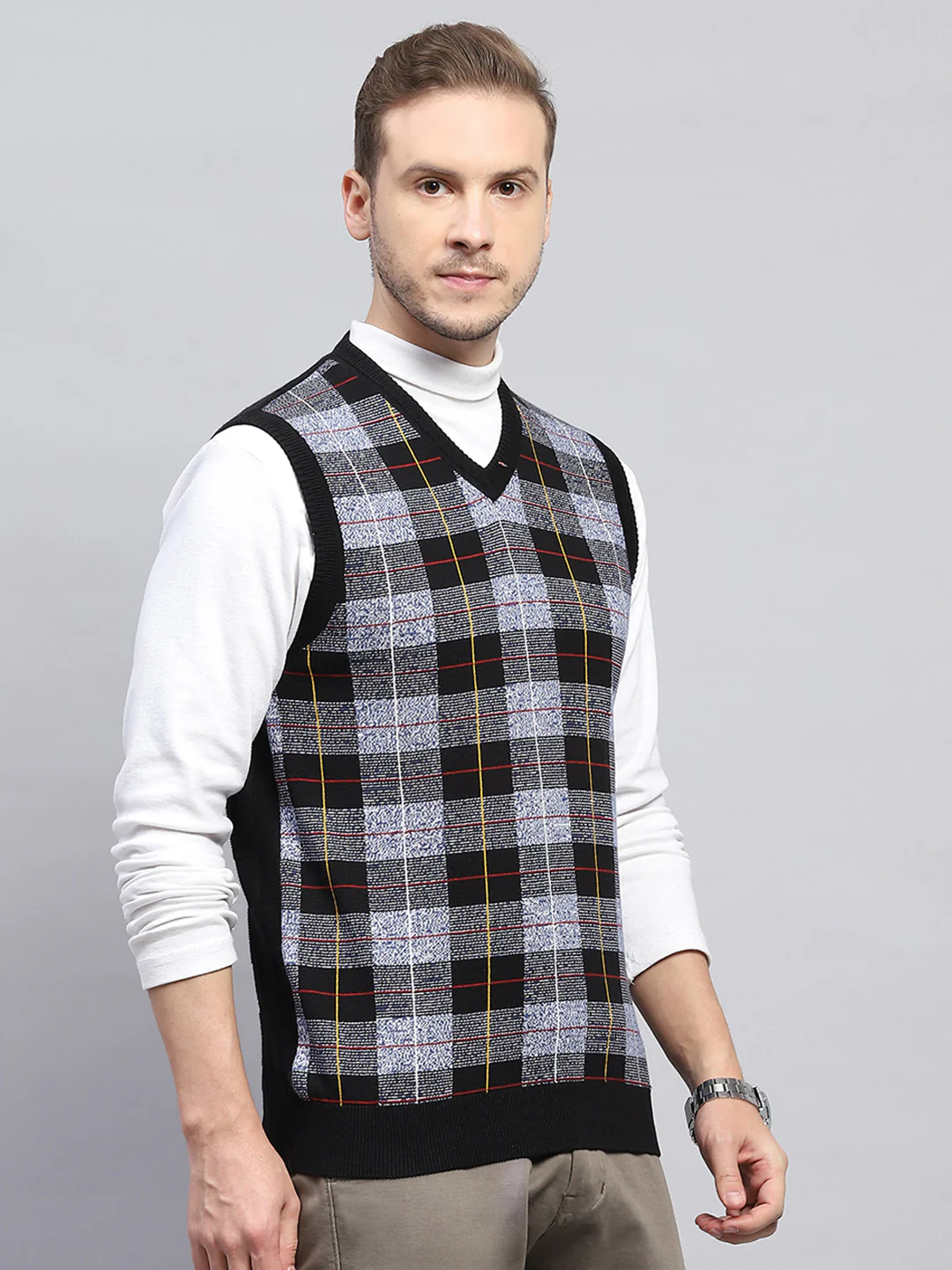 Men Black Check V Neck Sleeveless Sweater - Image 4