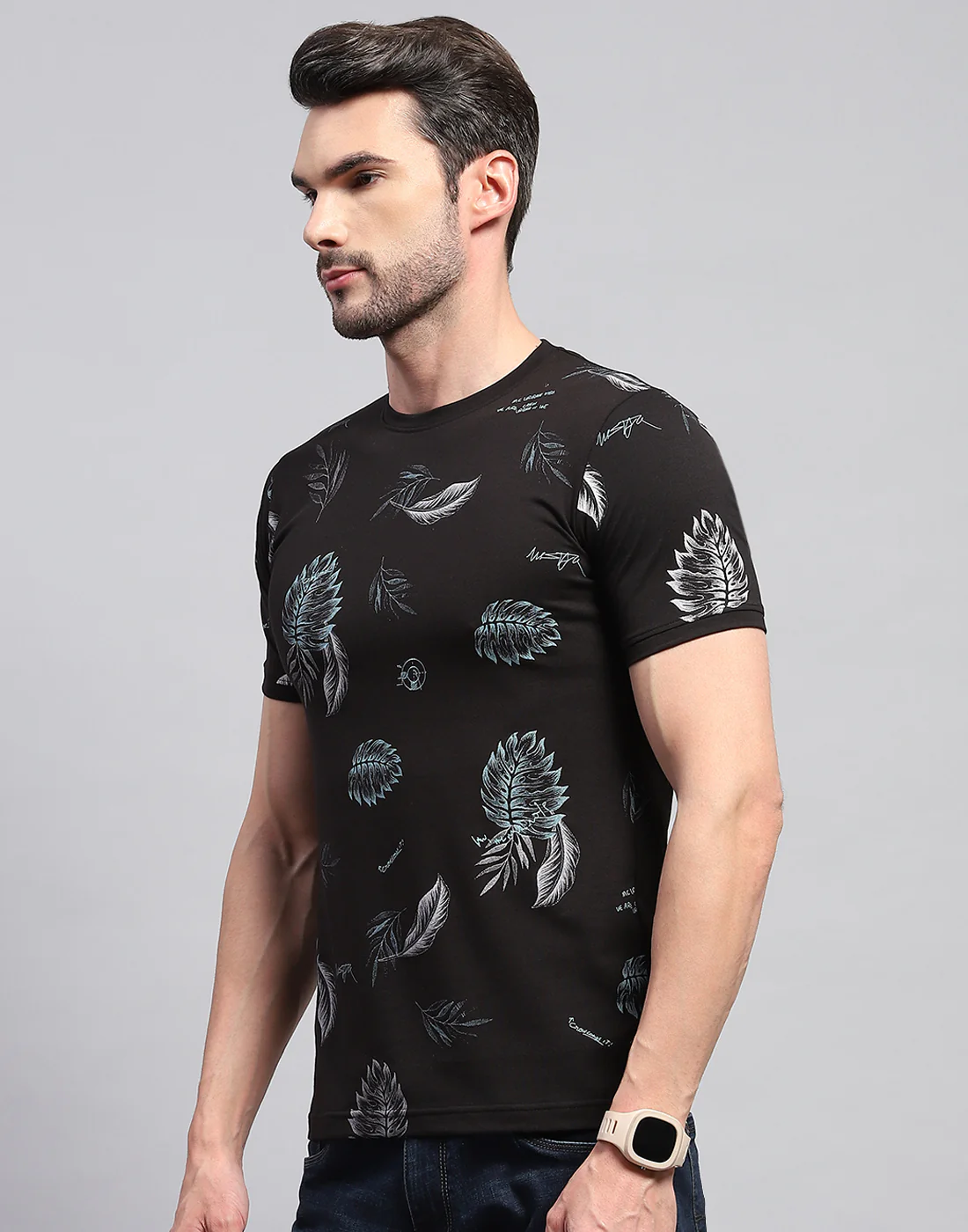 Men Black Floral Print Round Neck Half Sleeve T-Shirt - Image 3