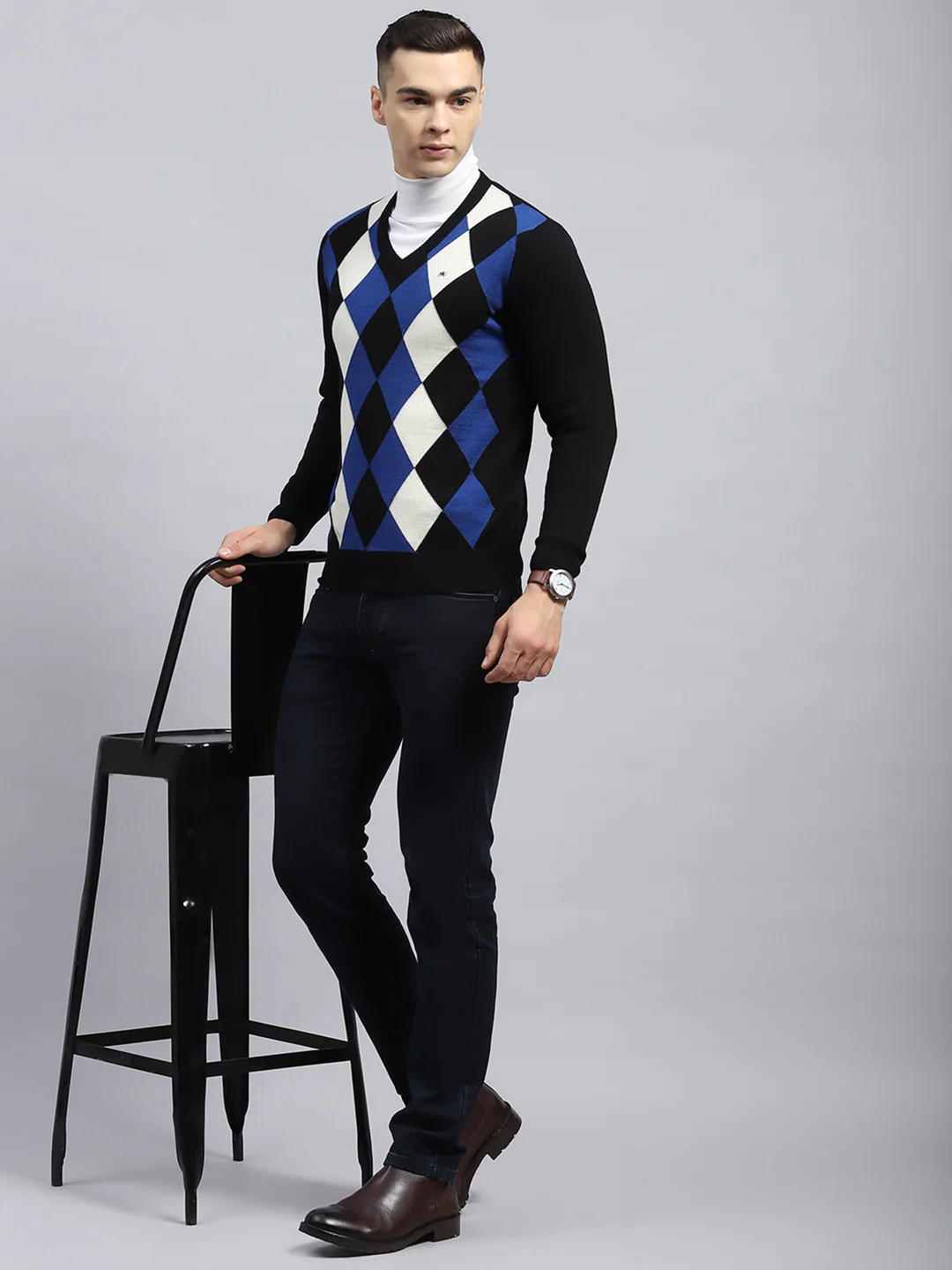 Men Black Geometric V Neck Full Sleeve Pullover - Image 2