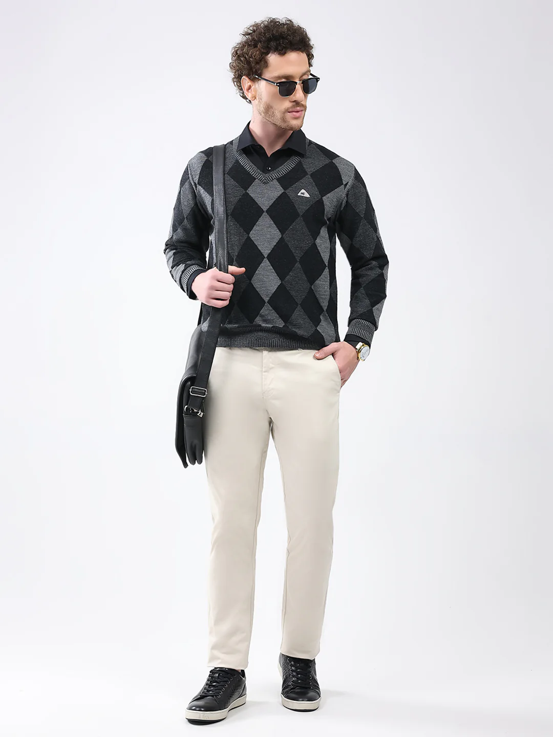 Men Black Geometric V Neck Full Sleeve Pullover - Image 2