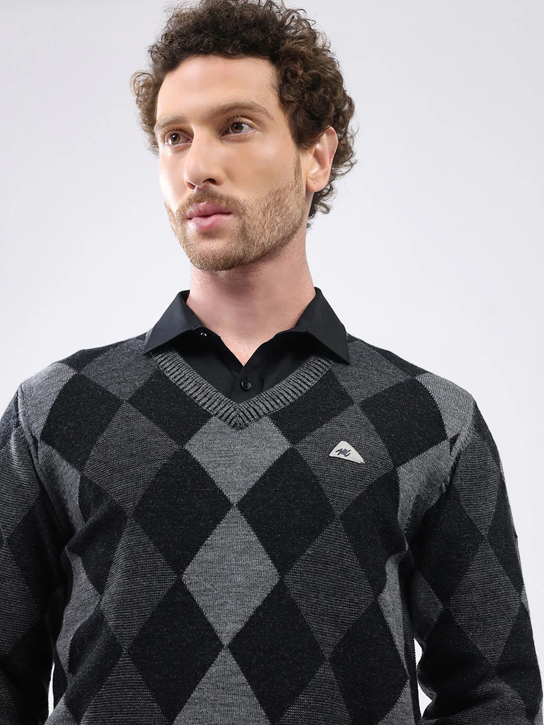 Men Black Geometric V Neck Full Sleeve Pullover - Image 6