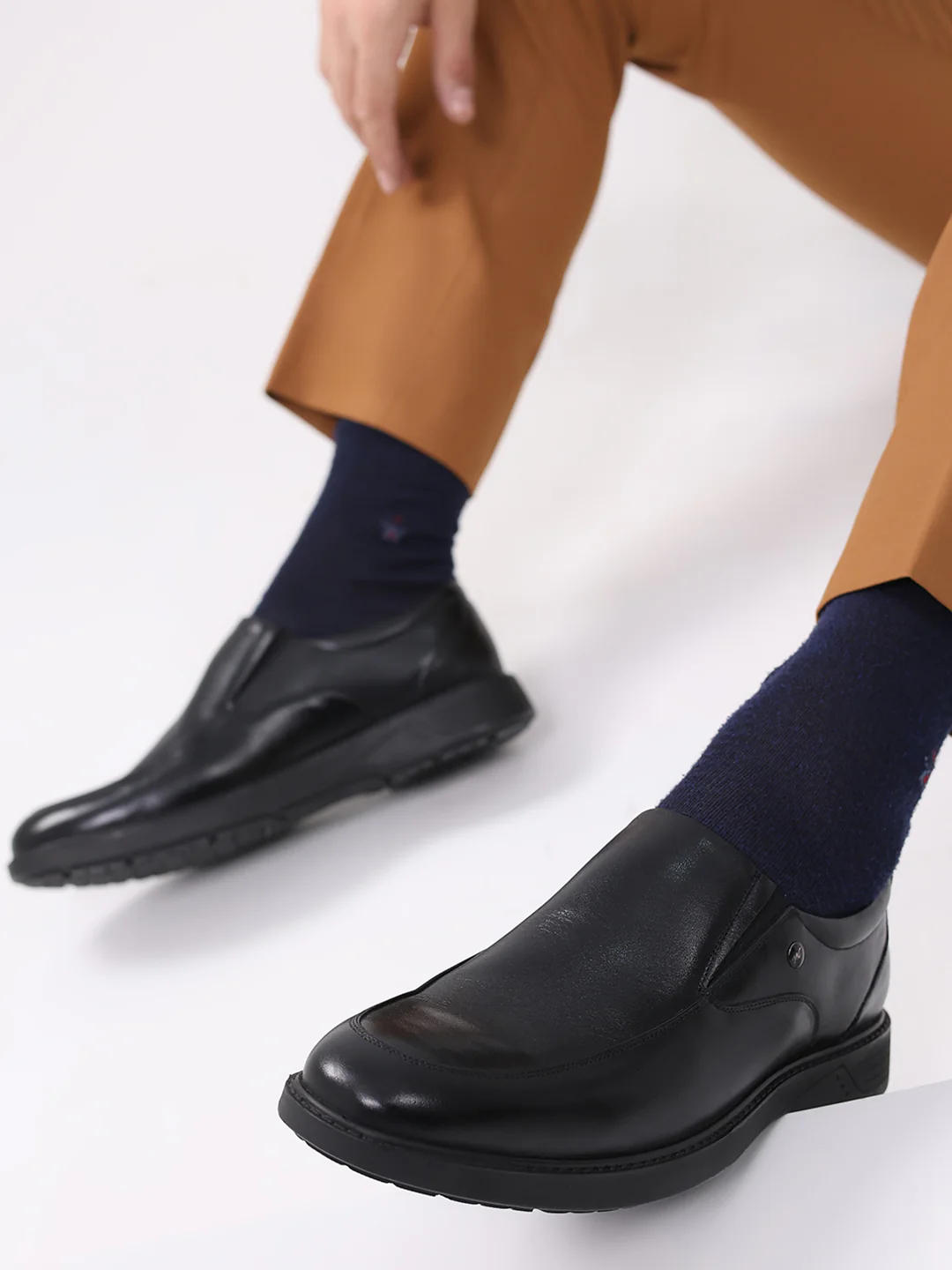 Men Black Leather Slip on Shoes - Image 10