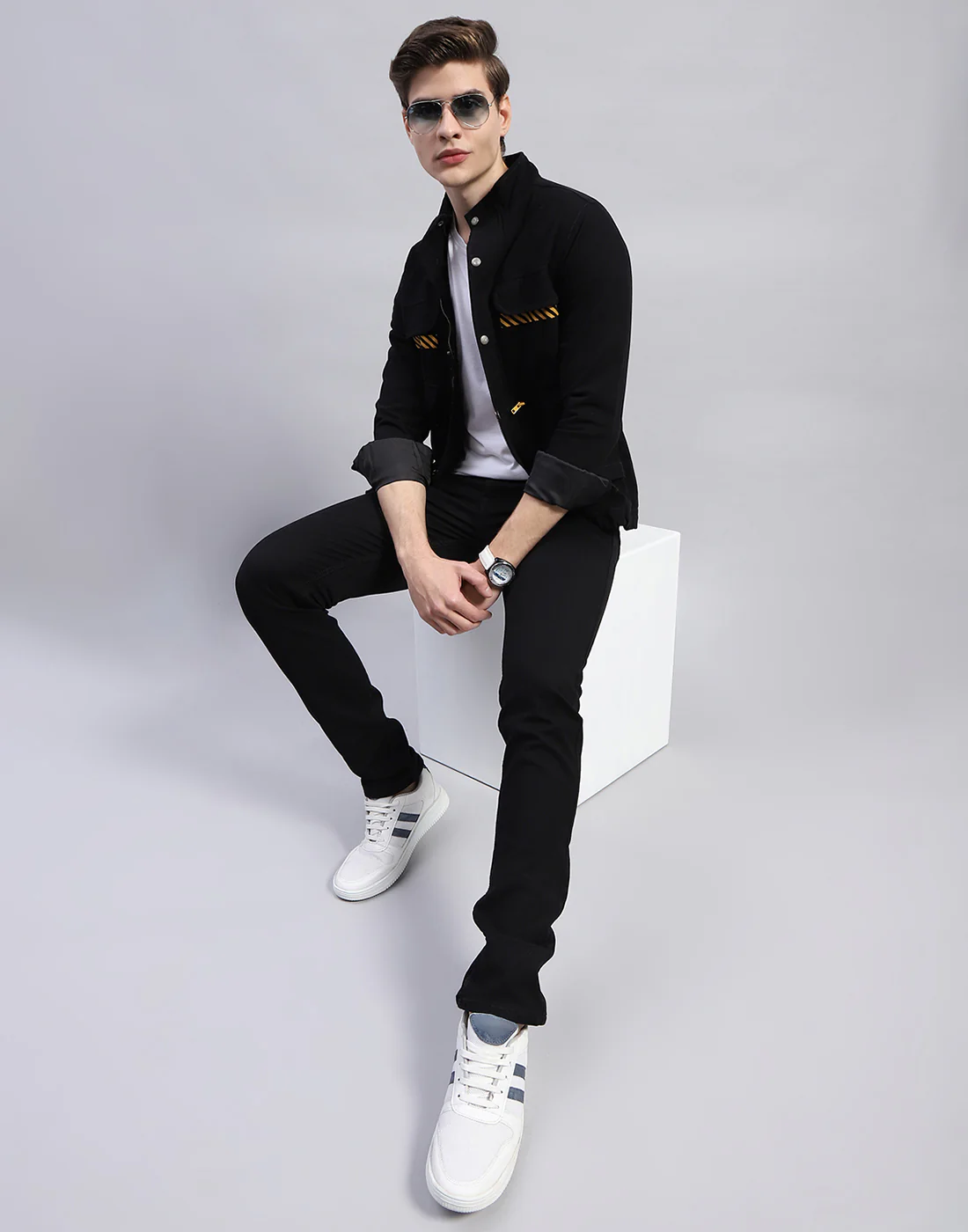 Men Black Light Wash Slim Fit Denim - Image 2