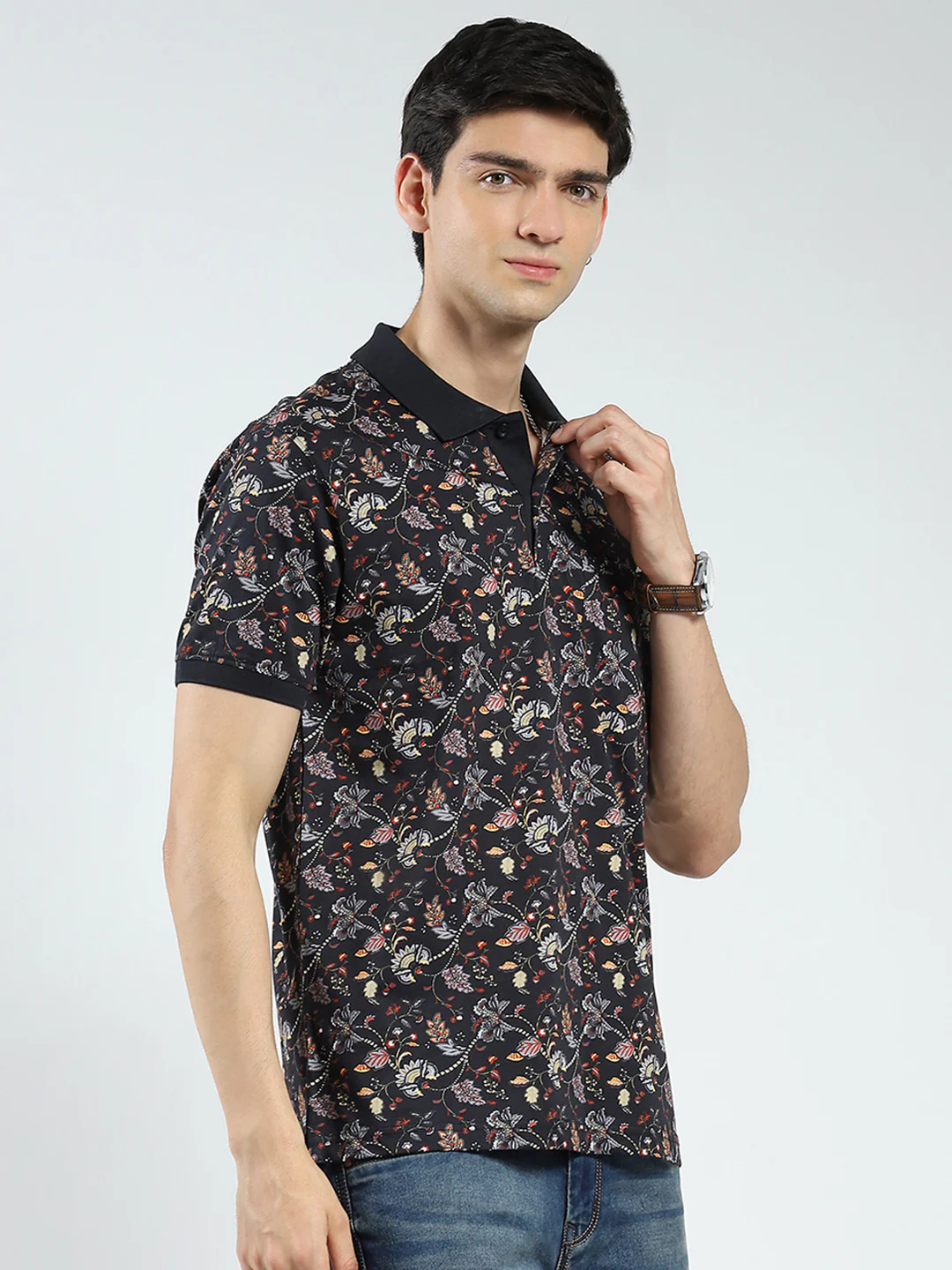 Men Black Printed Collar Half Sleeve T-Shirt - Image 4