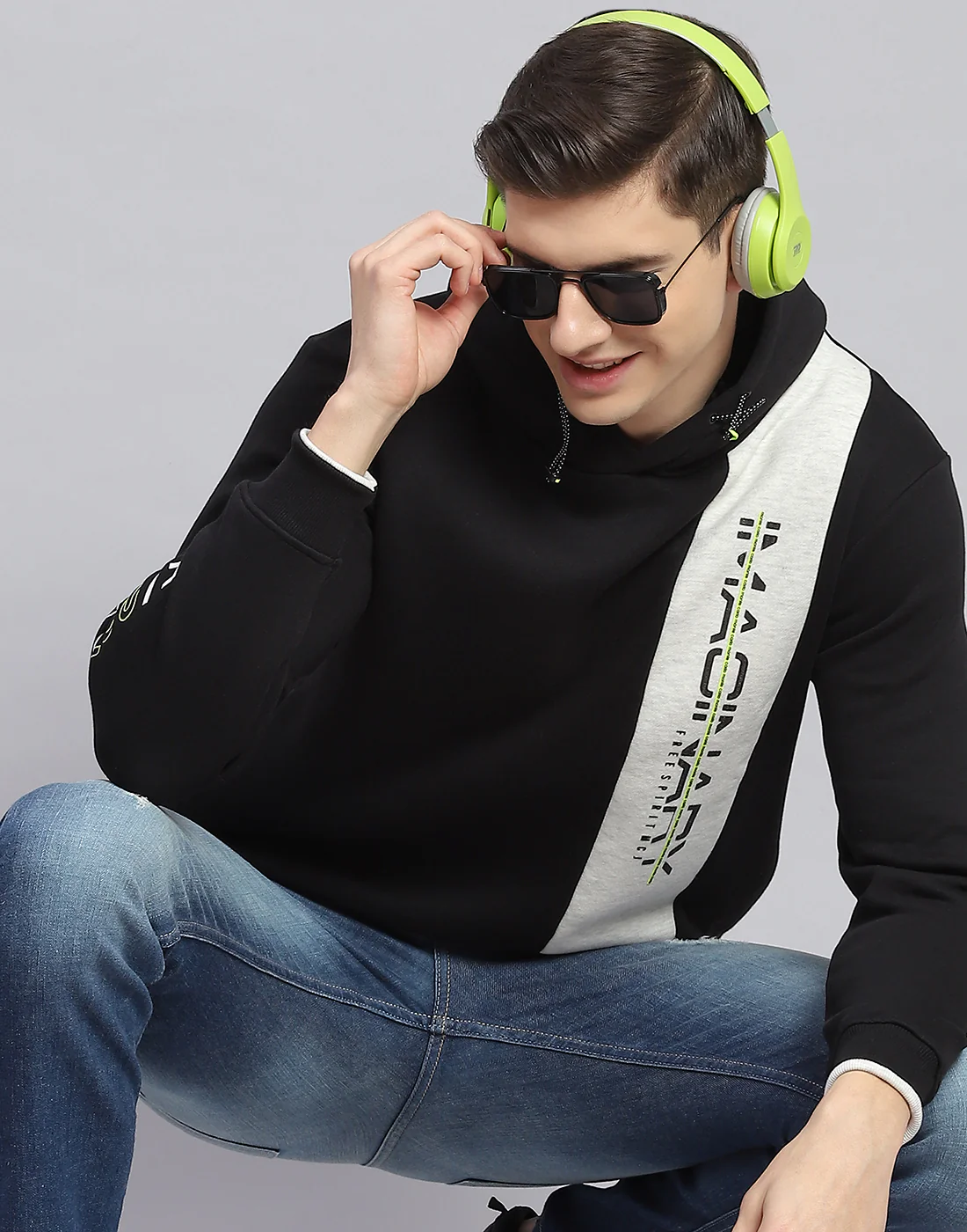 Men Black Printed Hooded Full Sleeve Sweatshirt - Image 2