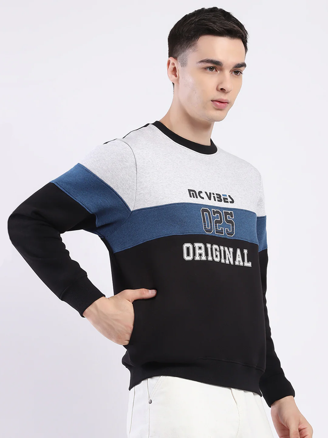 Men Black Printed Round Neck Full Sleeve Sweatshirt - Image 4