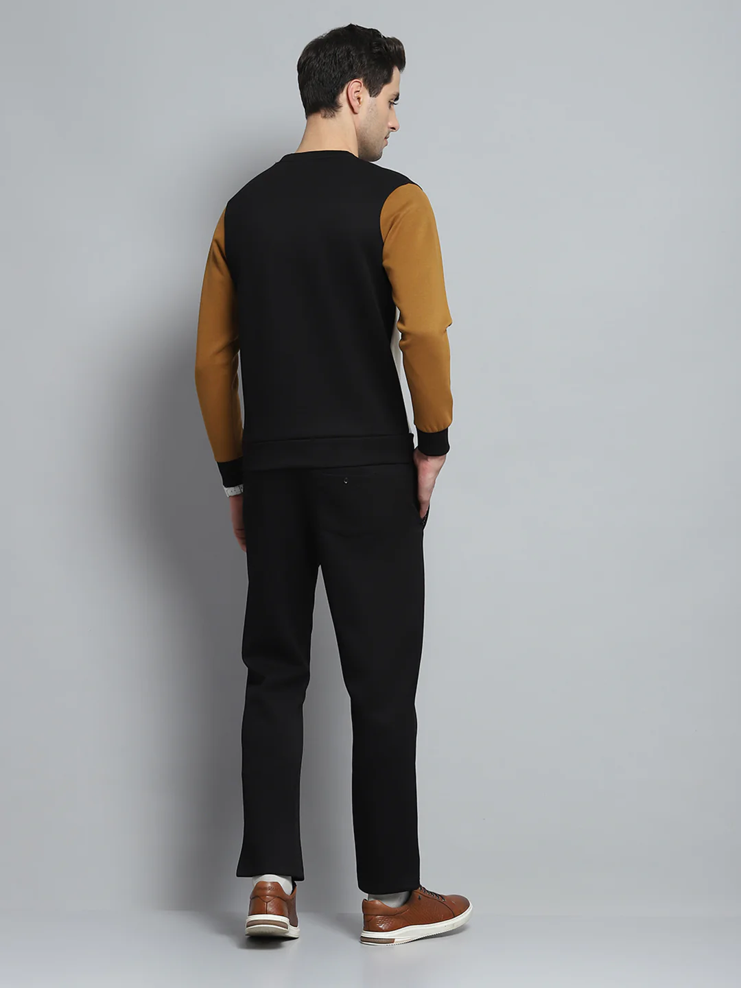 Men Black Printed Round Neck Full Sleeve Winter Tracksuit - Image 5