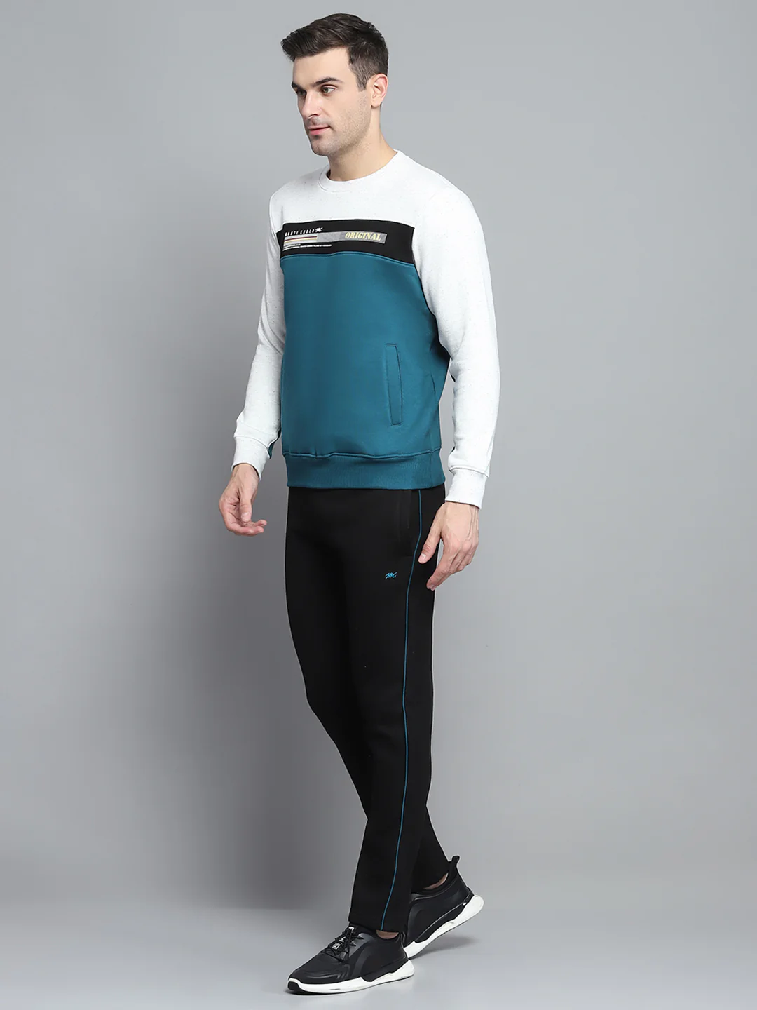 Men Black Printed Round Neck Full Sleeve Winter Tracksuit - Image 3