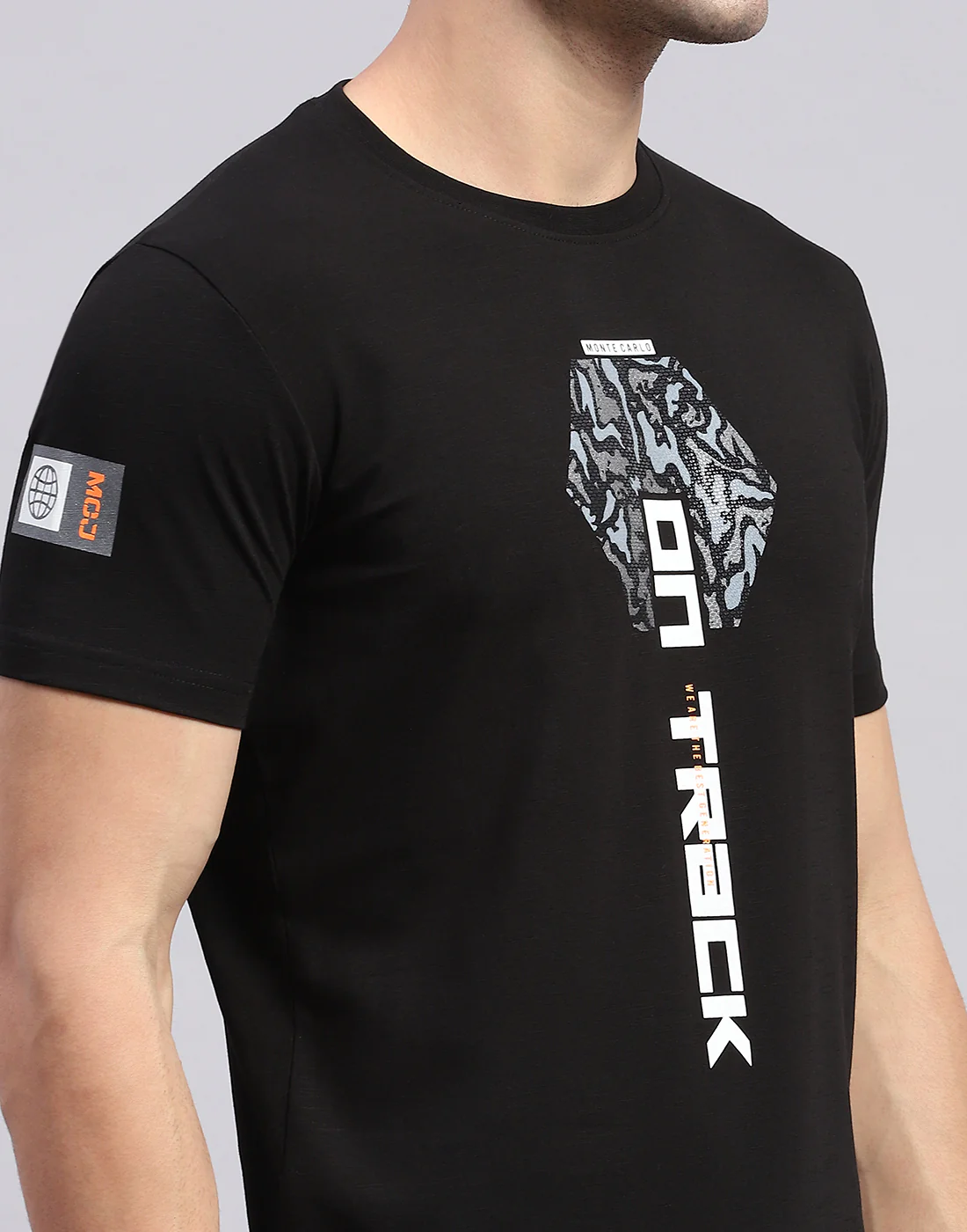 Men Black Printed Round Neck Half Sleeve T-Shirt - Image 7