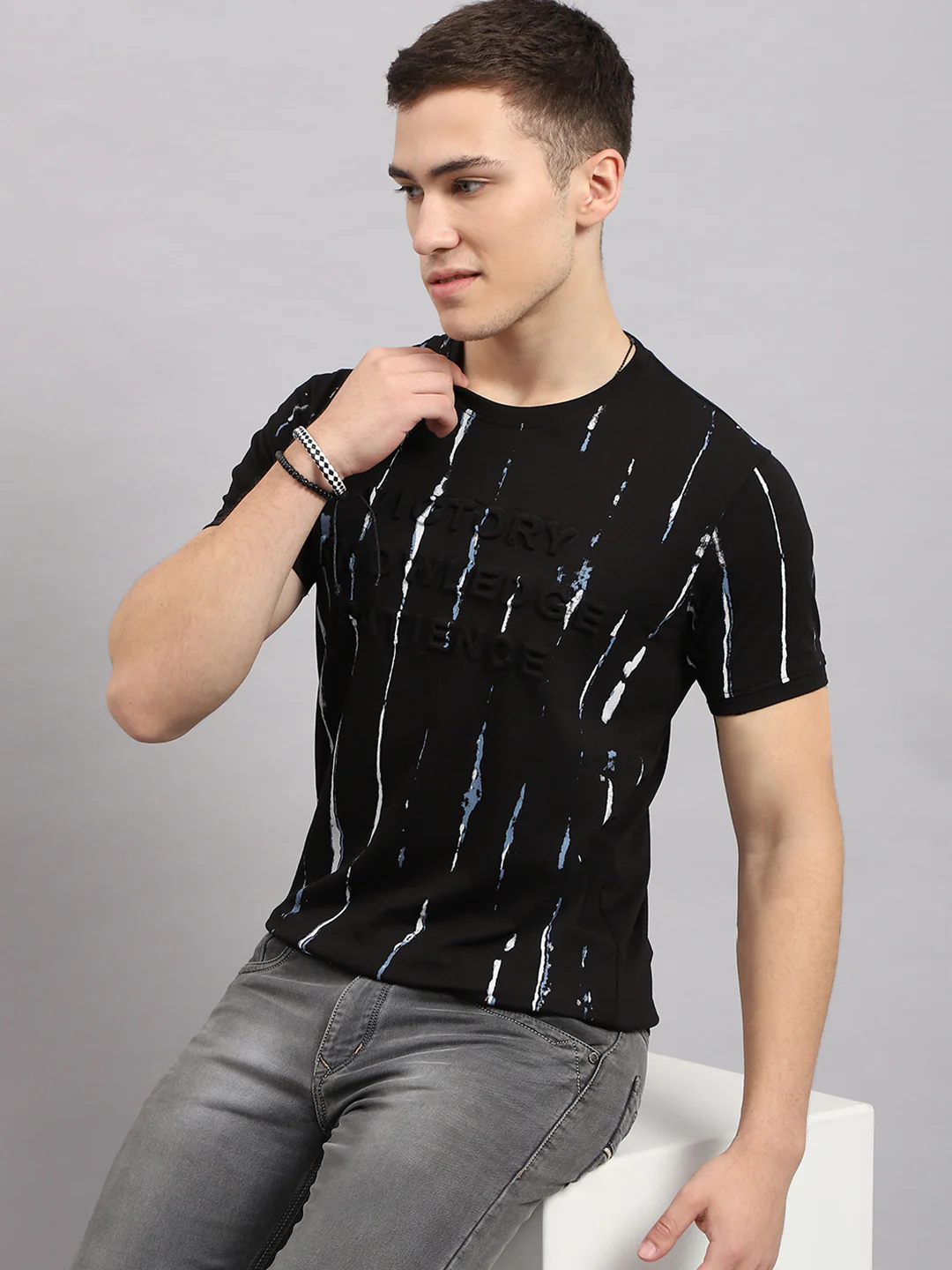 Men Black Printed Round Neck Half Sleeve T-Shirt - Image 6