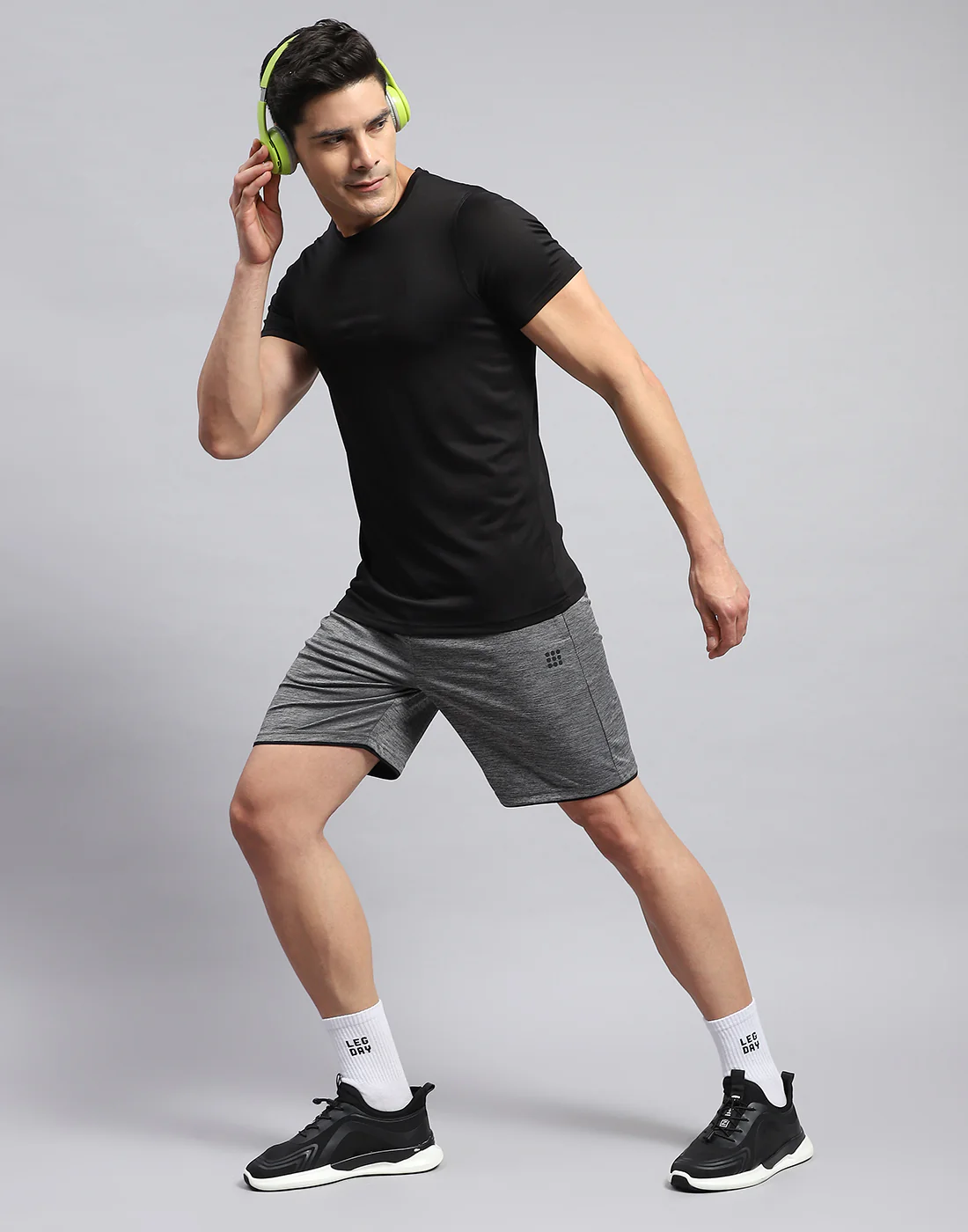 Rock.it Men Black Self Design Round Neck Half Sleeve T-Shirt - Image 2