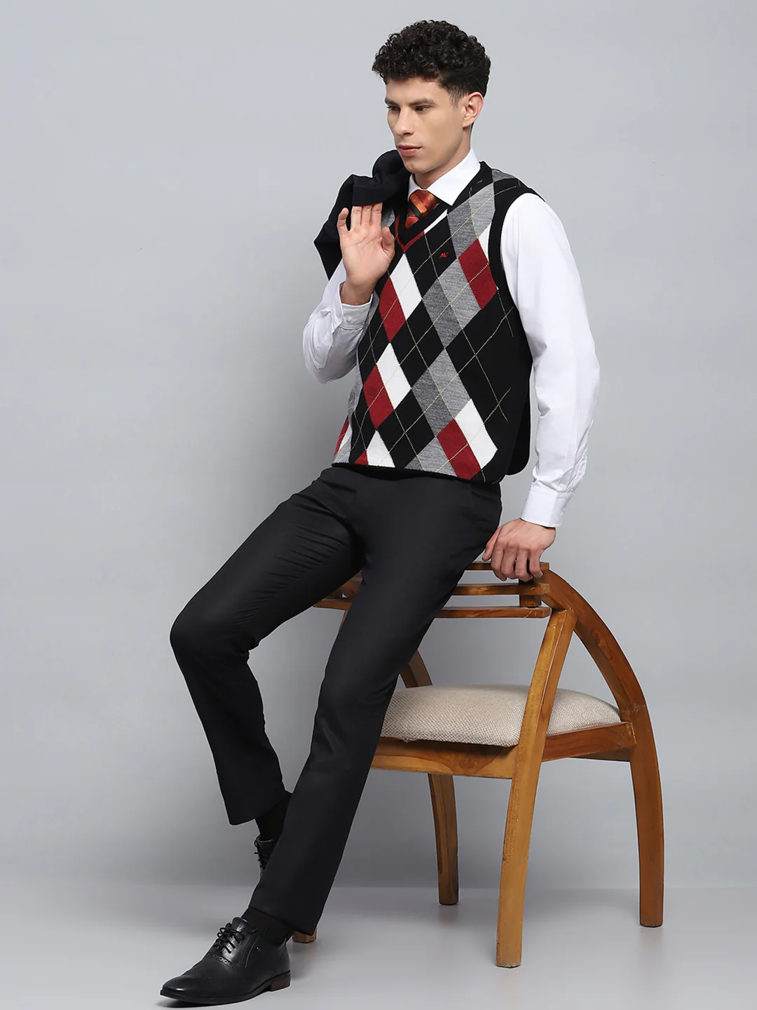 Men Black Self Design V Neck Sleeveless Sweater - Image 2