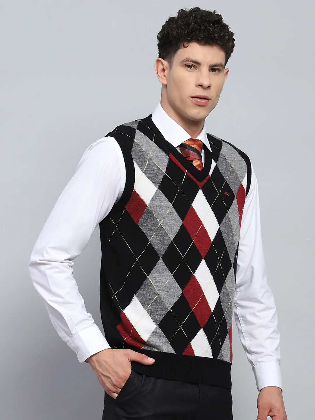 Men Black Self Design V Neck Sleeveless Sweater - Image 4