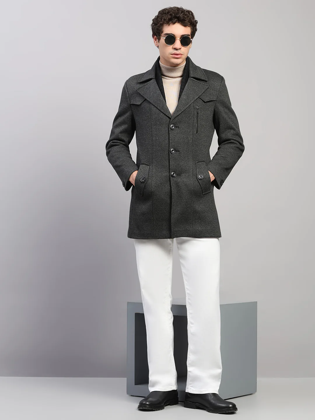 Men Black Solid Collar Full Sleeve Coat - Image 2