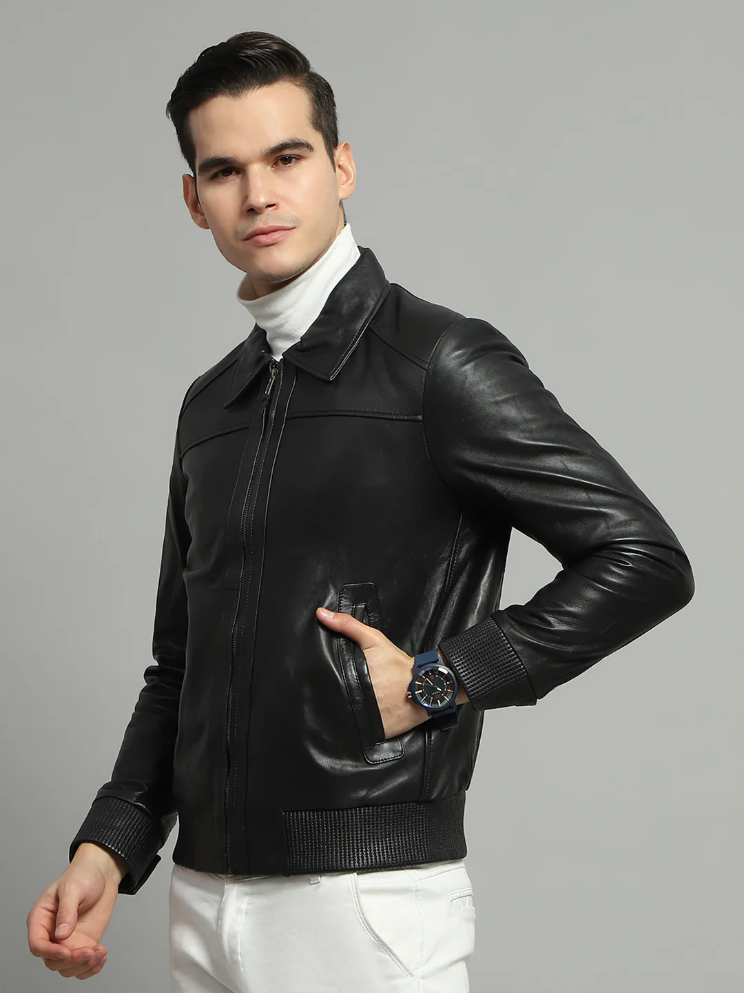 Men Black Solid Collar Full Sleeve Jacket - Image 3