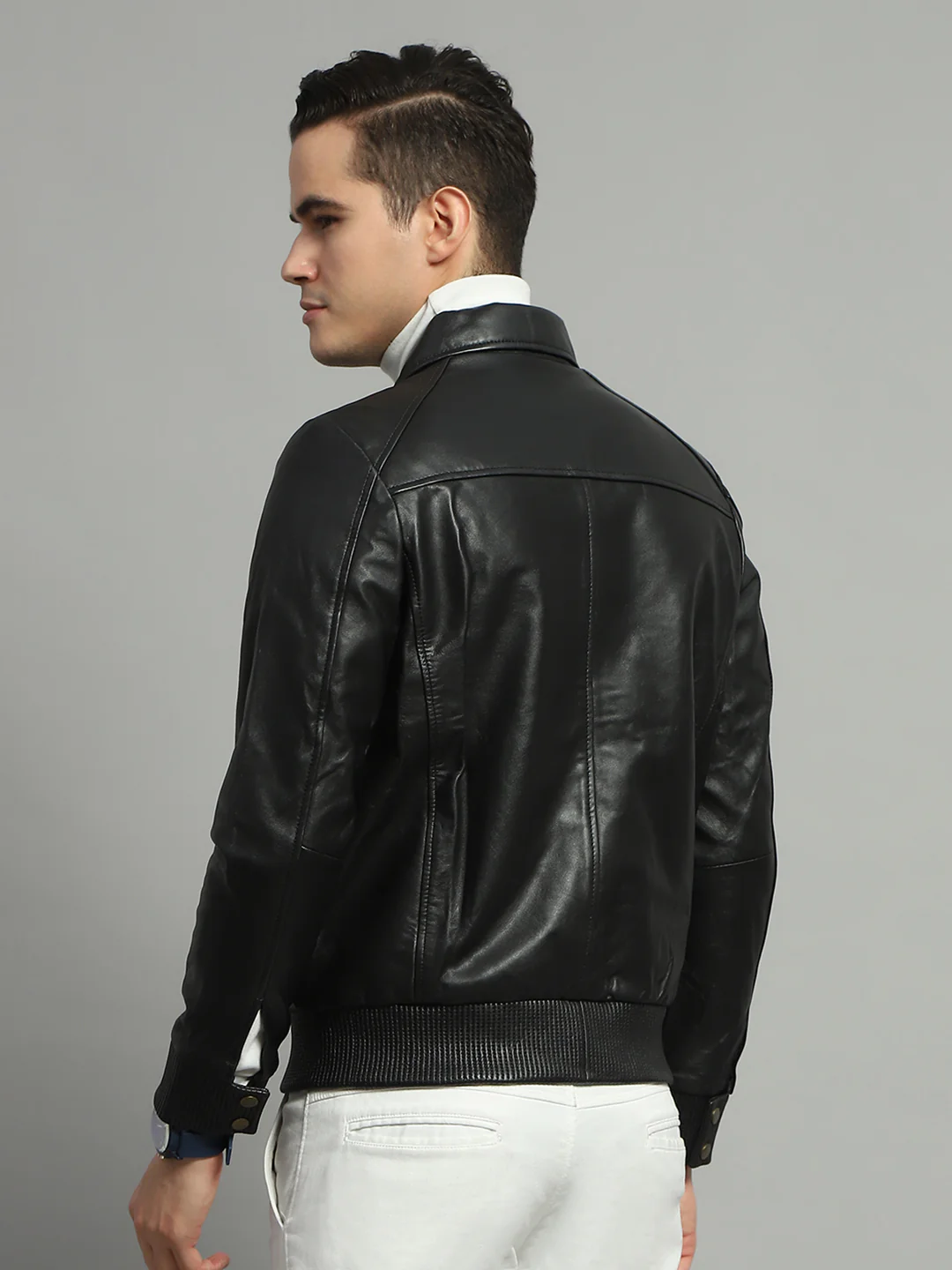 Men Black Solid Collar Full Sleeve Jacket - Image 5