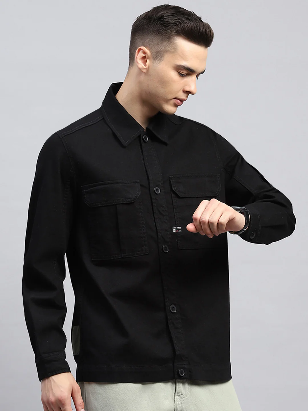 Men Black Solid Collar Full Sleeve Jacket - Image 4